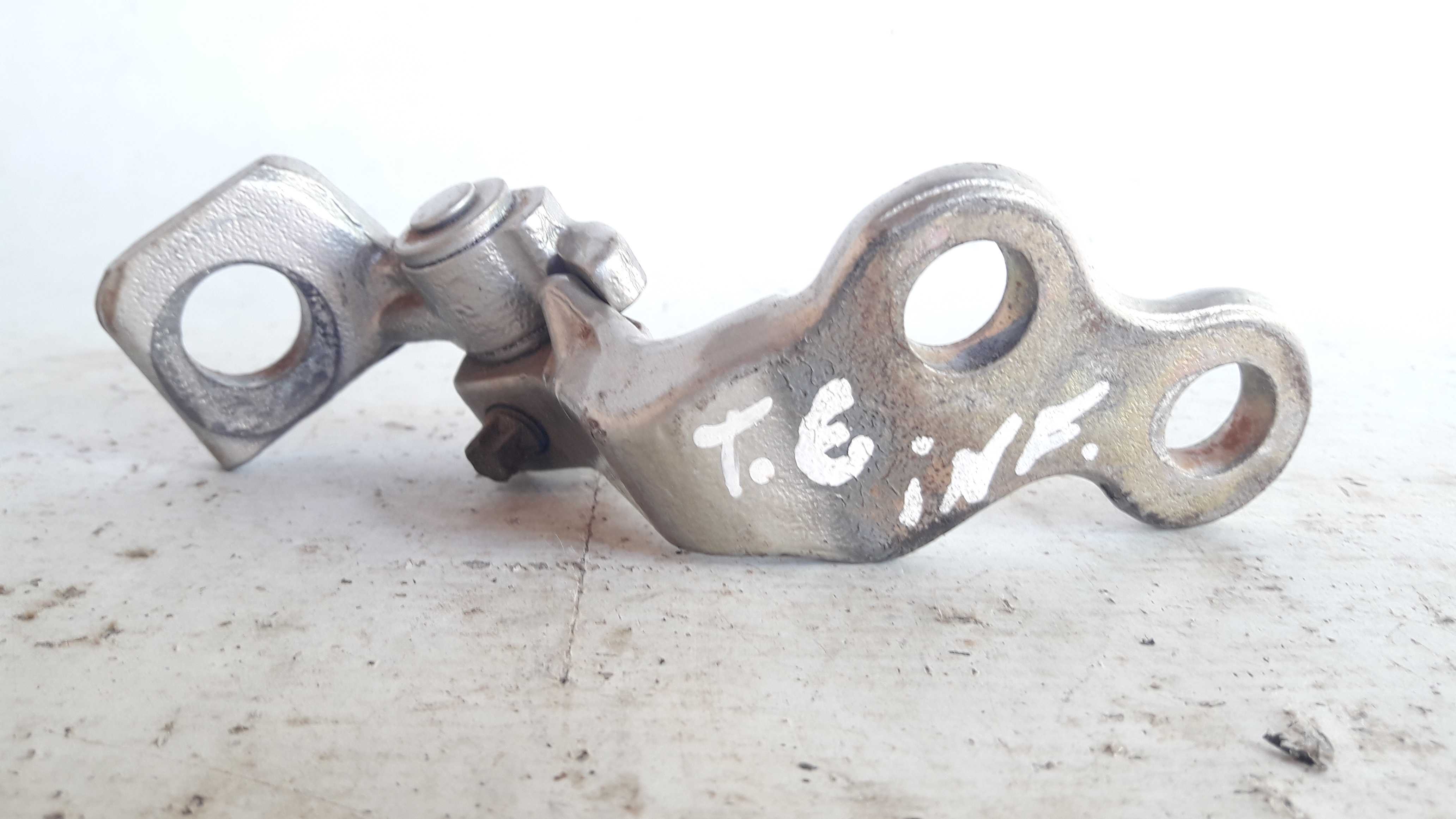 Dobradiça Traseira Esquerda Inferior Focus 02/07 Original 1