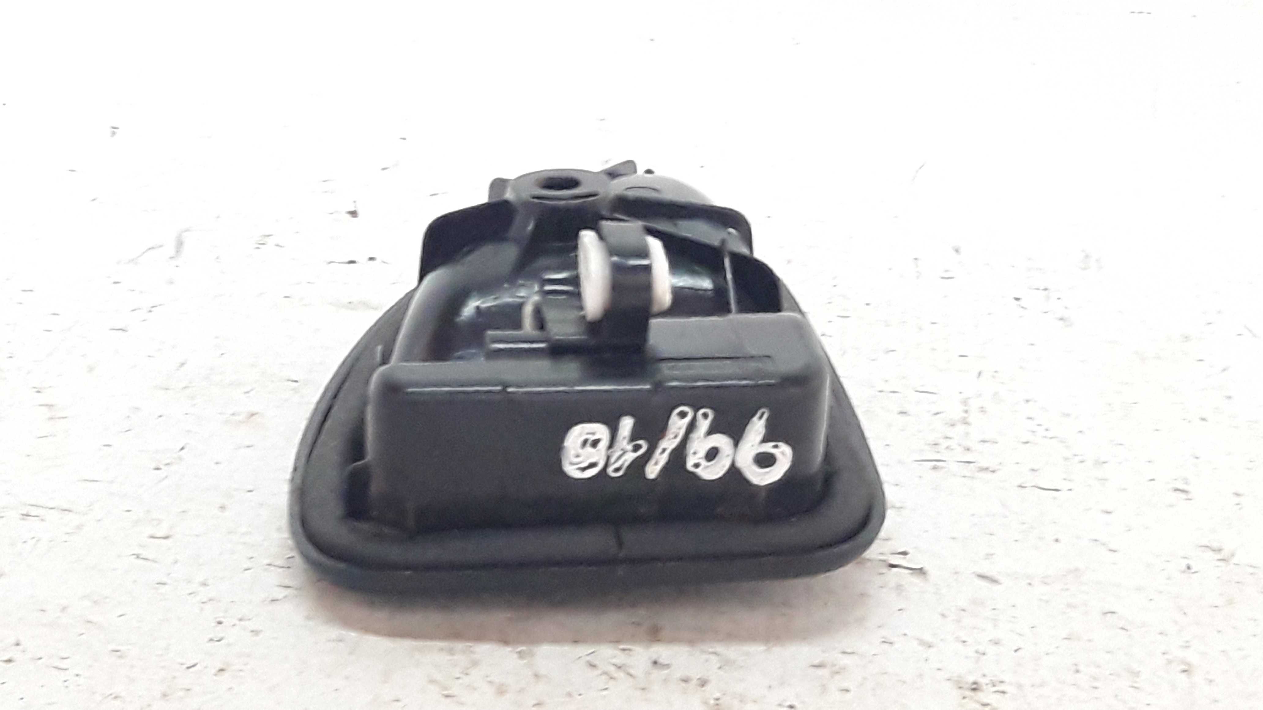 Macaneta Interna Dianteira Direita Clio 99 A 10  Preto Dianteira 6