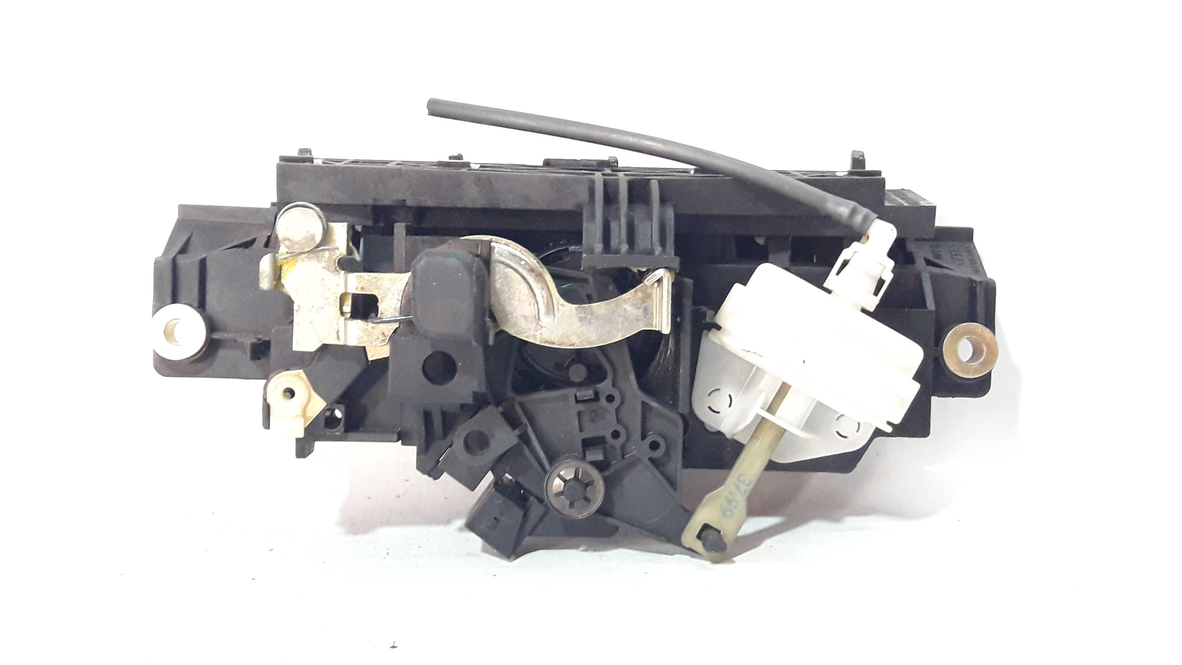 Macaneta Tampa Traseira Audi A3 99/6 C Pequena Avaria 24240 5