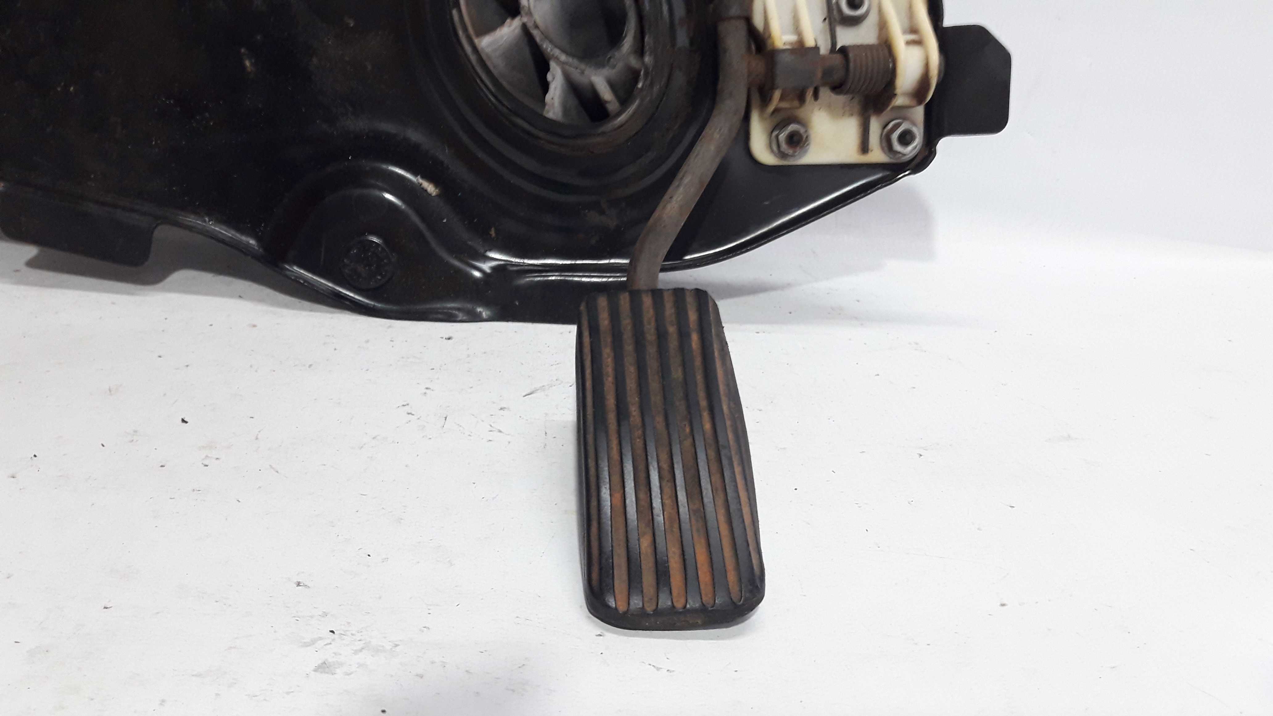 Pedal Acelerador C Suporte Corsa Classic 96/10 26890 4
