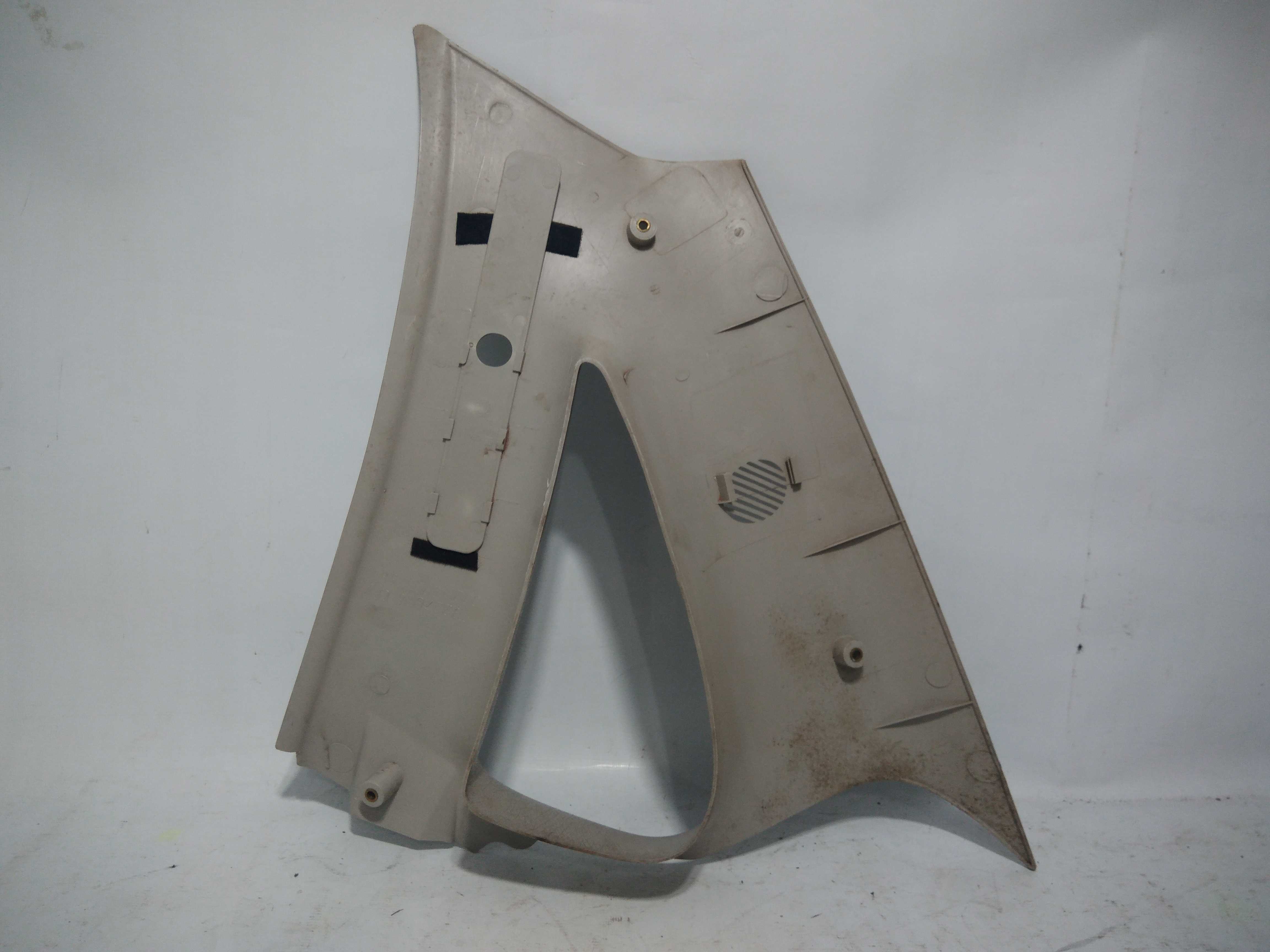 Moldura Superior Coluna Tras Esquerda Corsa Sedan Classic Cinza 2