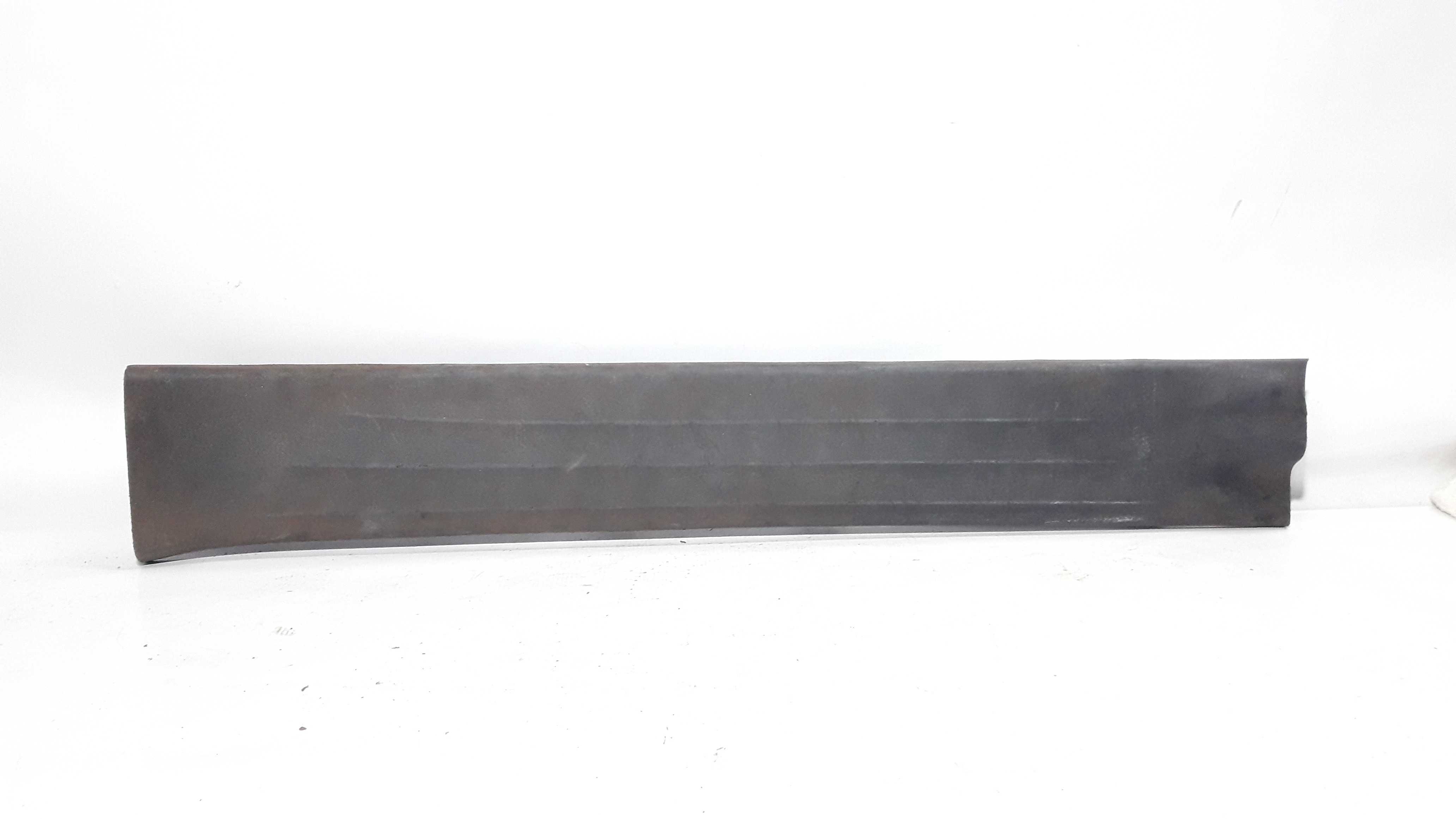 Soleira Int Diant Direita Hilux 16/20 67913kk010 C Avaria Preto