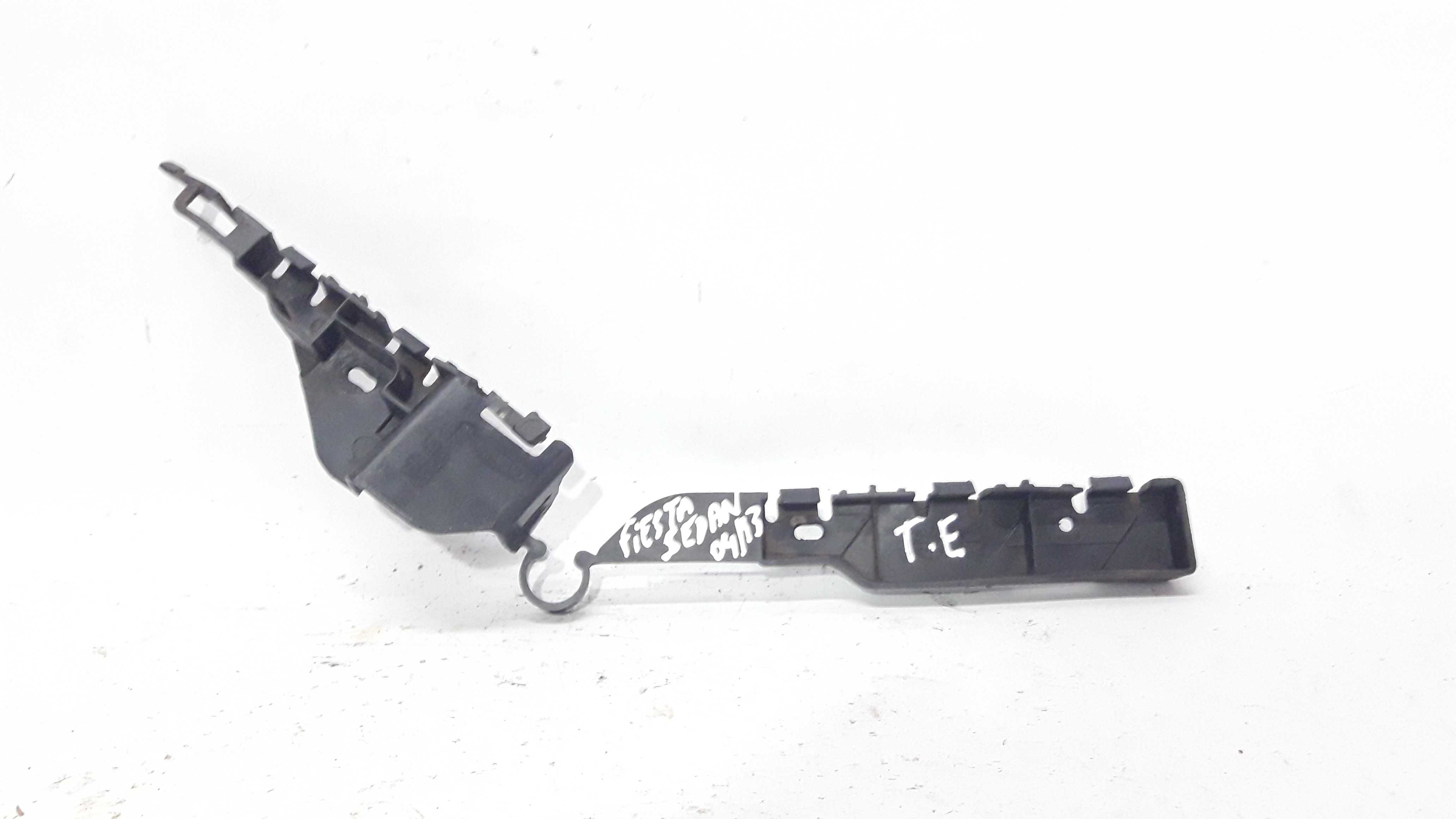 Suporte Guia Parachoque Traseiro Esquerdo Fiesta Sedan 4 A13 4