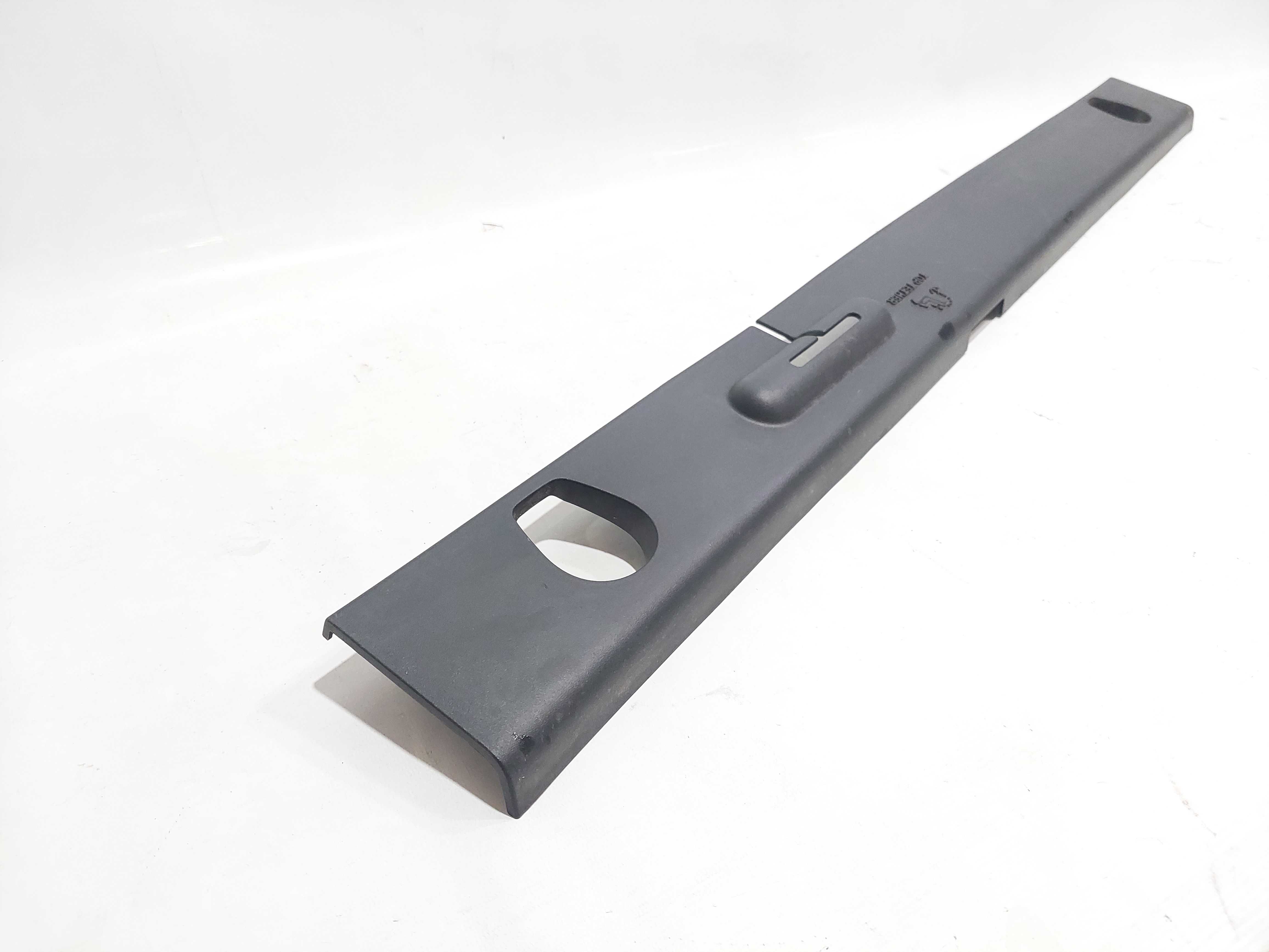 Moldura Interna Vigia Traseira Oroch 19/20 798547543r Origi 3