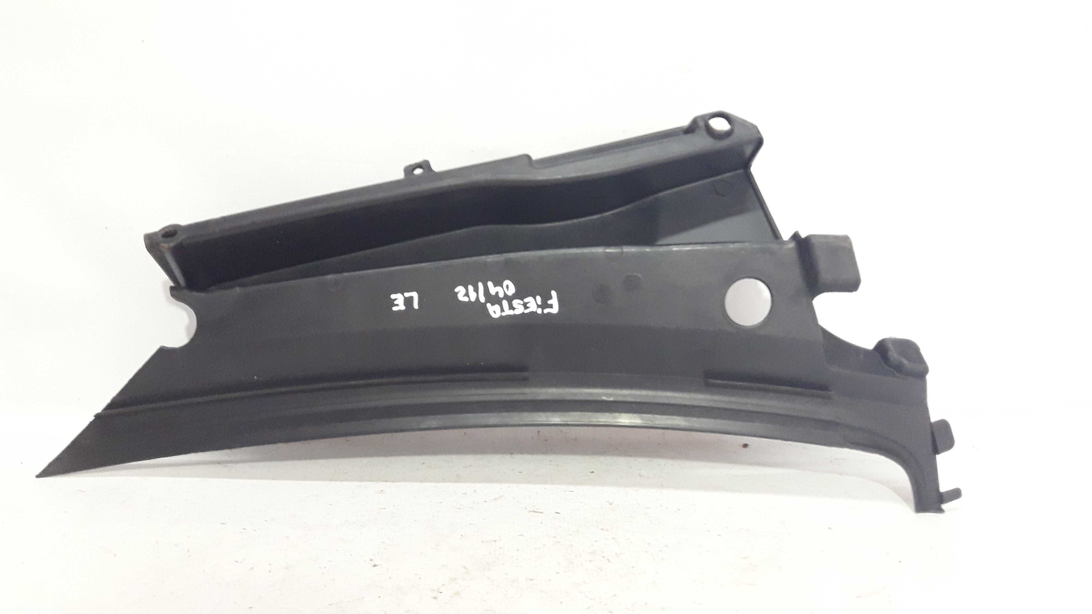 Moldura  Churrasqueira Esquerda  Parabrisa Fiesta 4 A 12 2