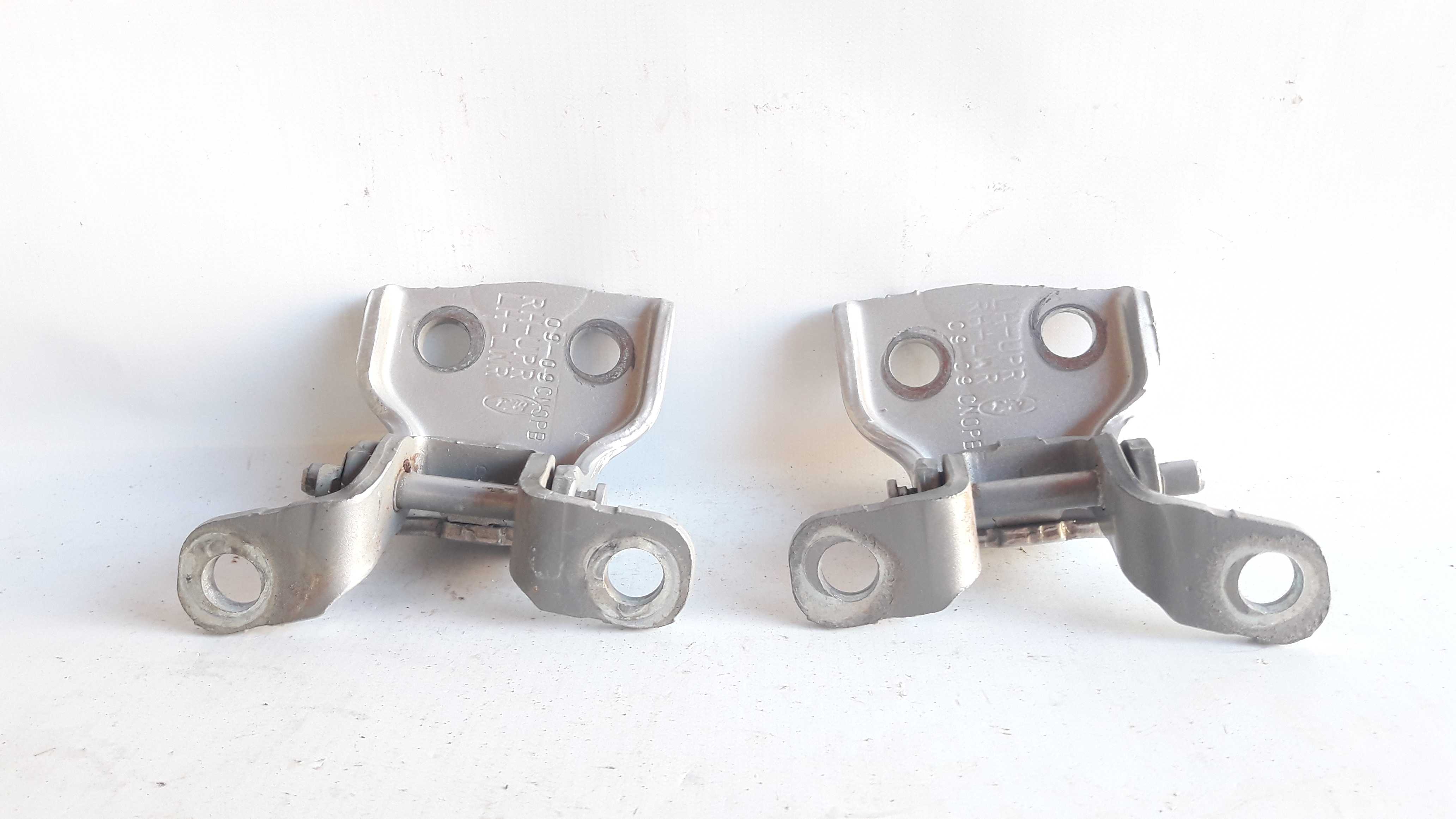 Dobradiças Porta Traseira Esquerda Fiesta 04/12 Original 2