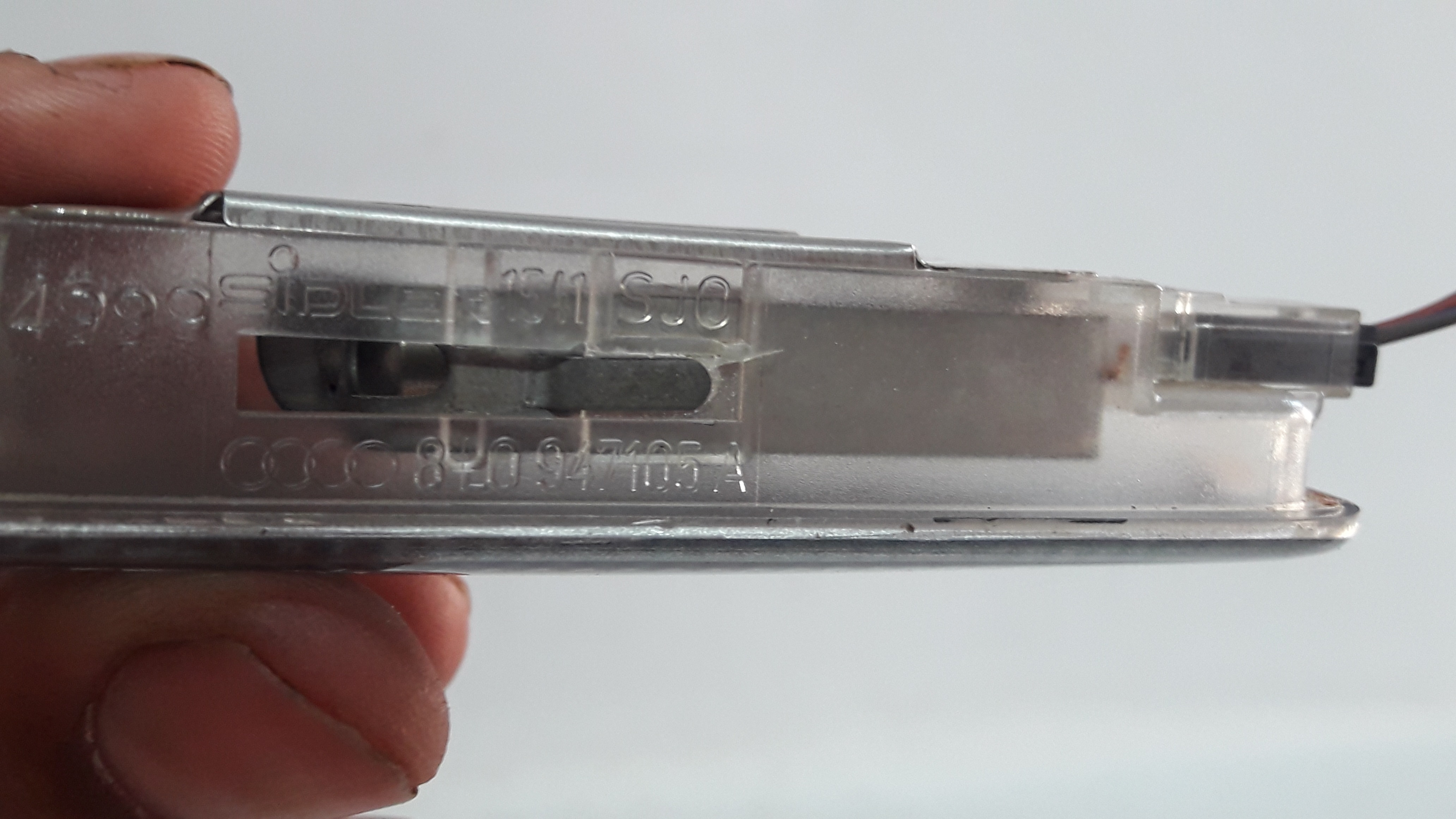 Luz Int Teto Quebra Sol Audi A3/a4 99/06 8l0947105a Original 8