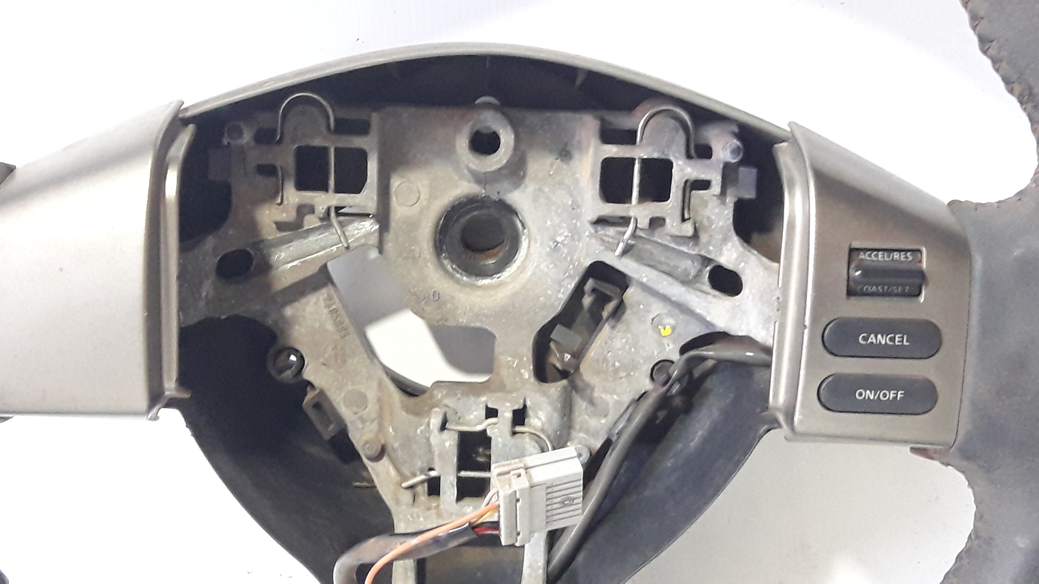 Volante Multifuncional Com Avaria Esterica Tiida 2011  Preto 5