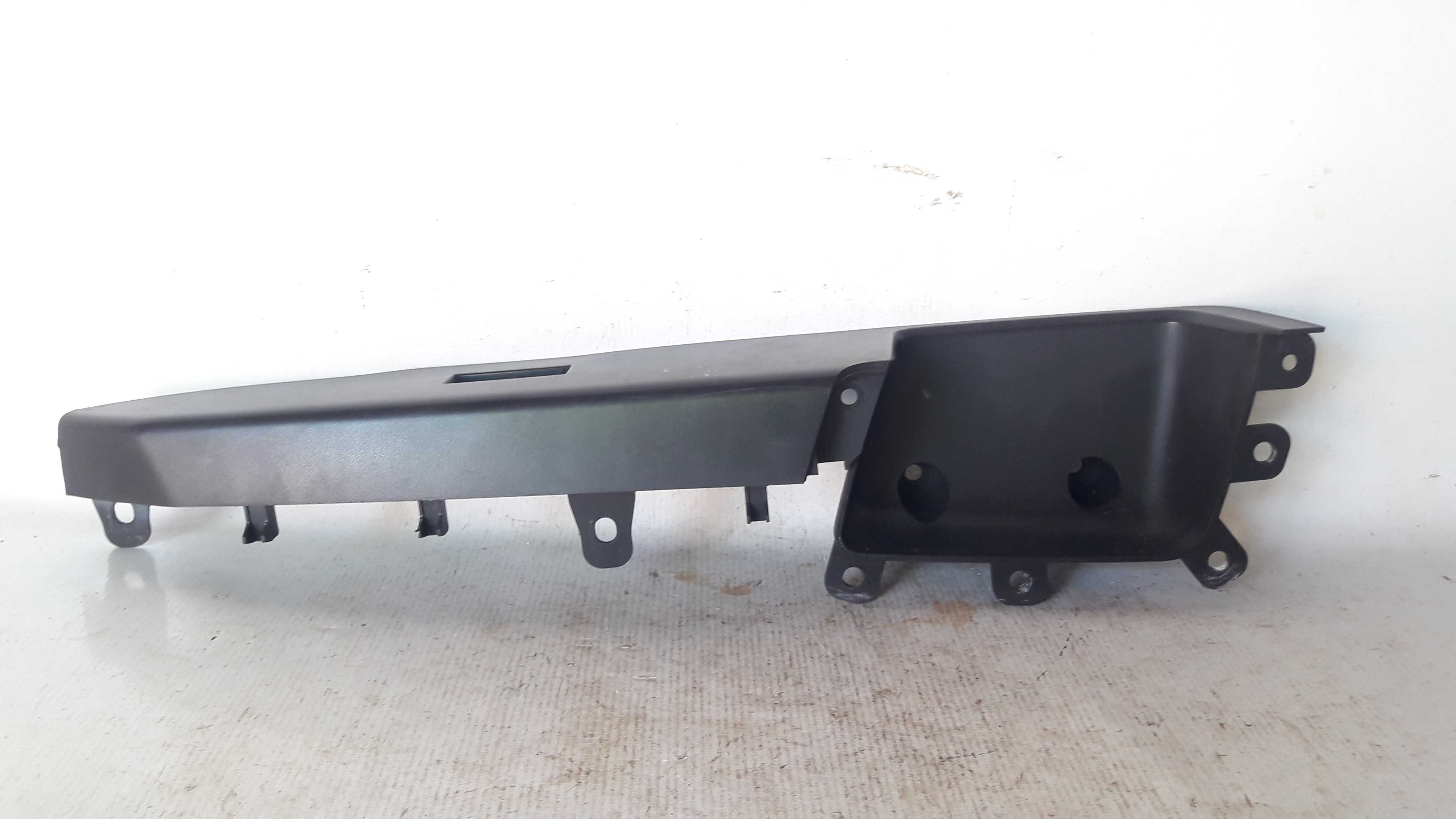Moldura Botão Vidro Elétrico Dianteiro Direita Captiva 09/13 1