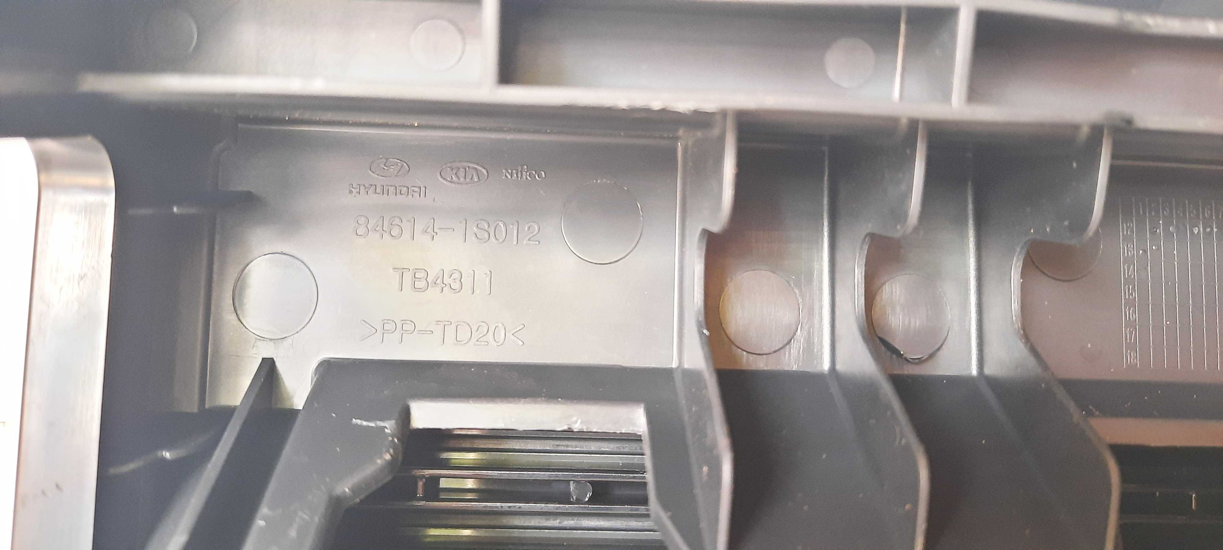 Moldura Acabamento Esteira Hb20 2013/2019 Original 4