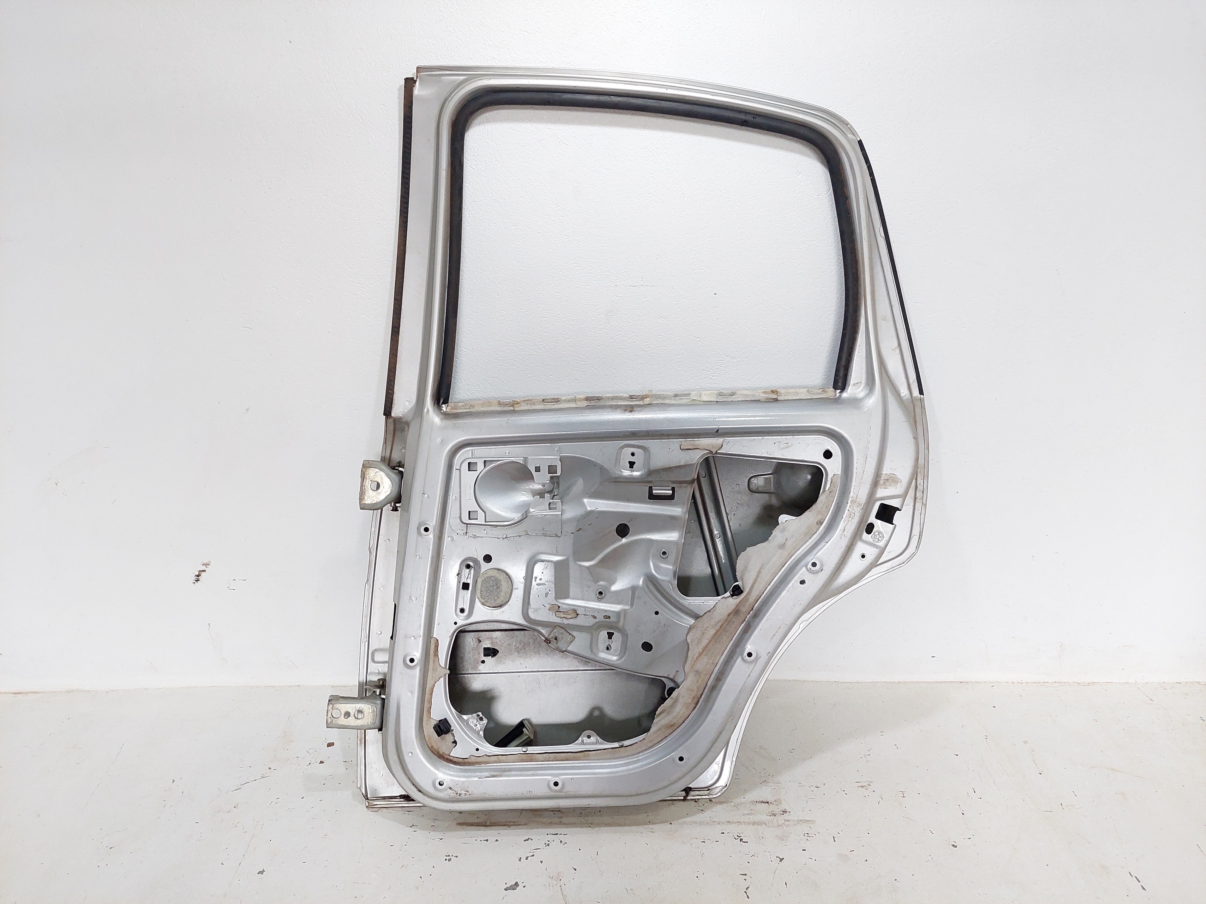 Porta Traseira Direita Citroën C3 Original Com Avarias 2