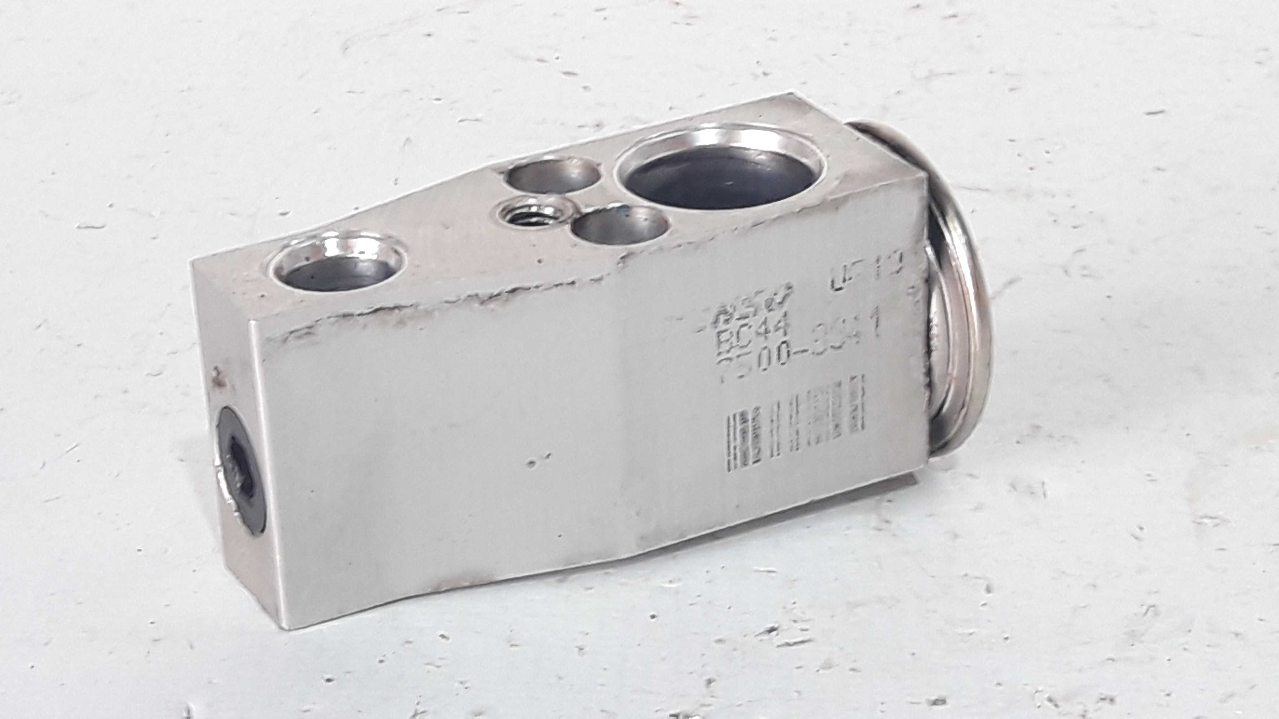 Válvula Block Corolla Xrs 17/19 75003341 053117d1656 1