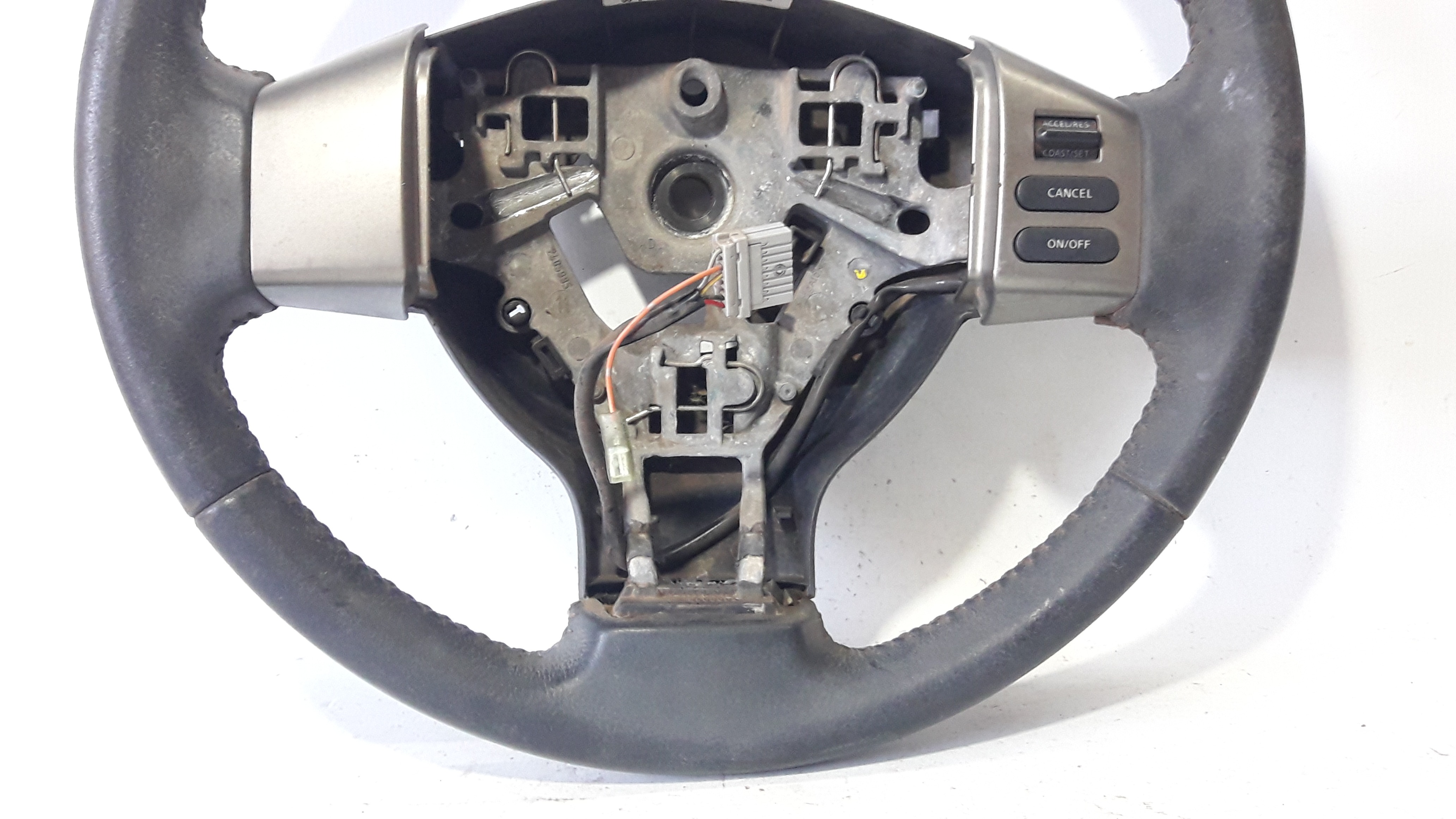 Volante Multifuncional Com Avaria Esterica Tiida 2011  Preto 4