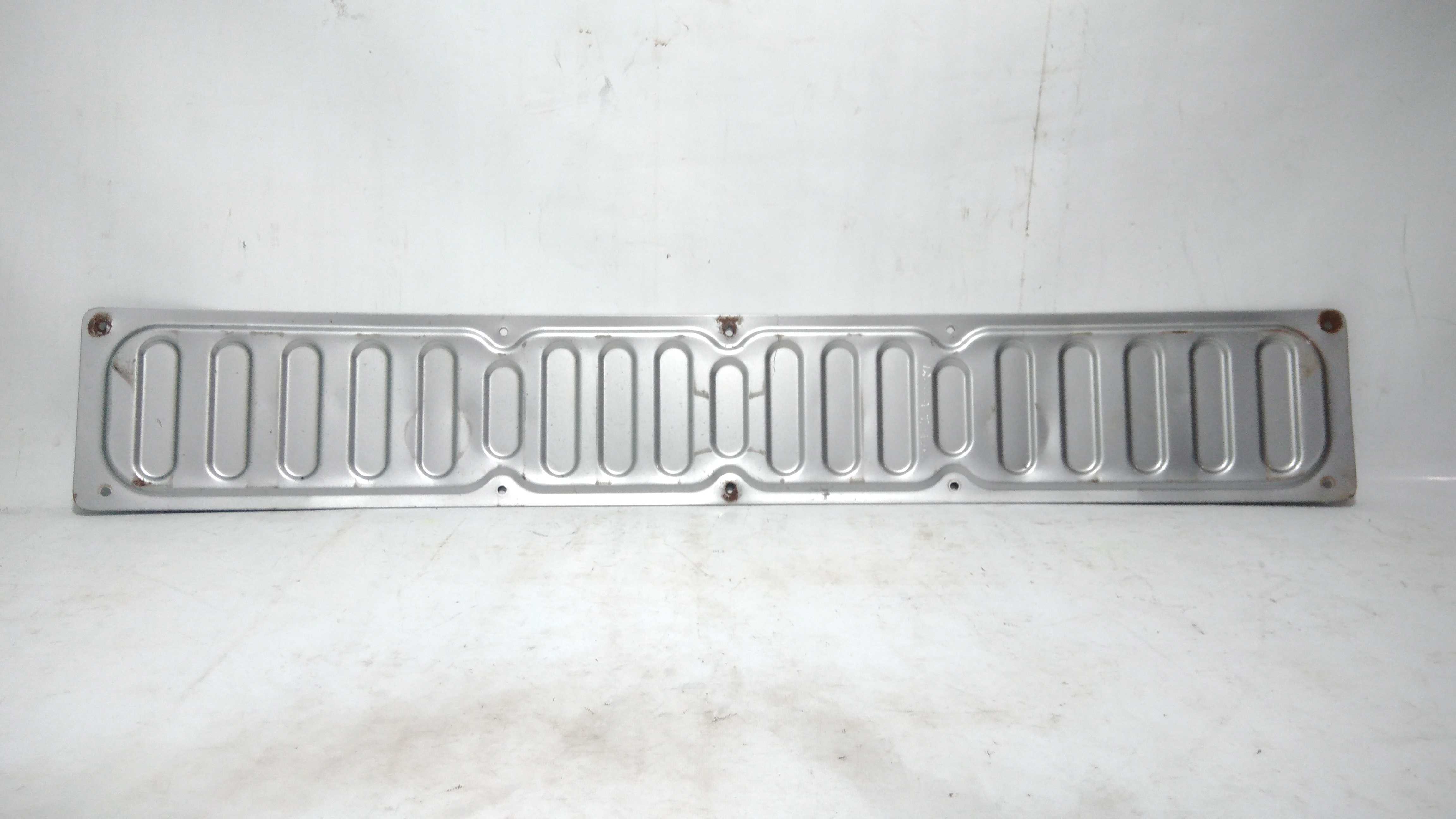 Protetor Interno Tampa Traseira Toyota Hilux 2016 A 2020