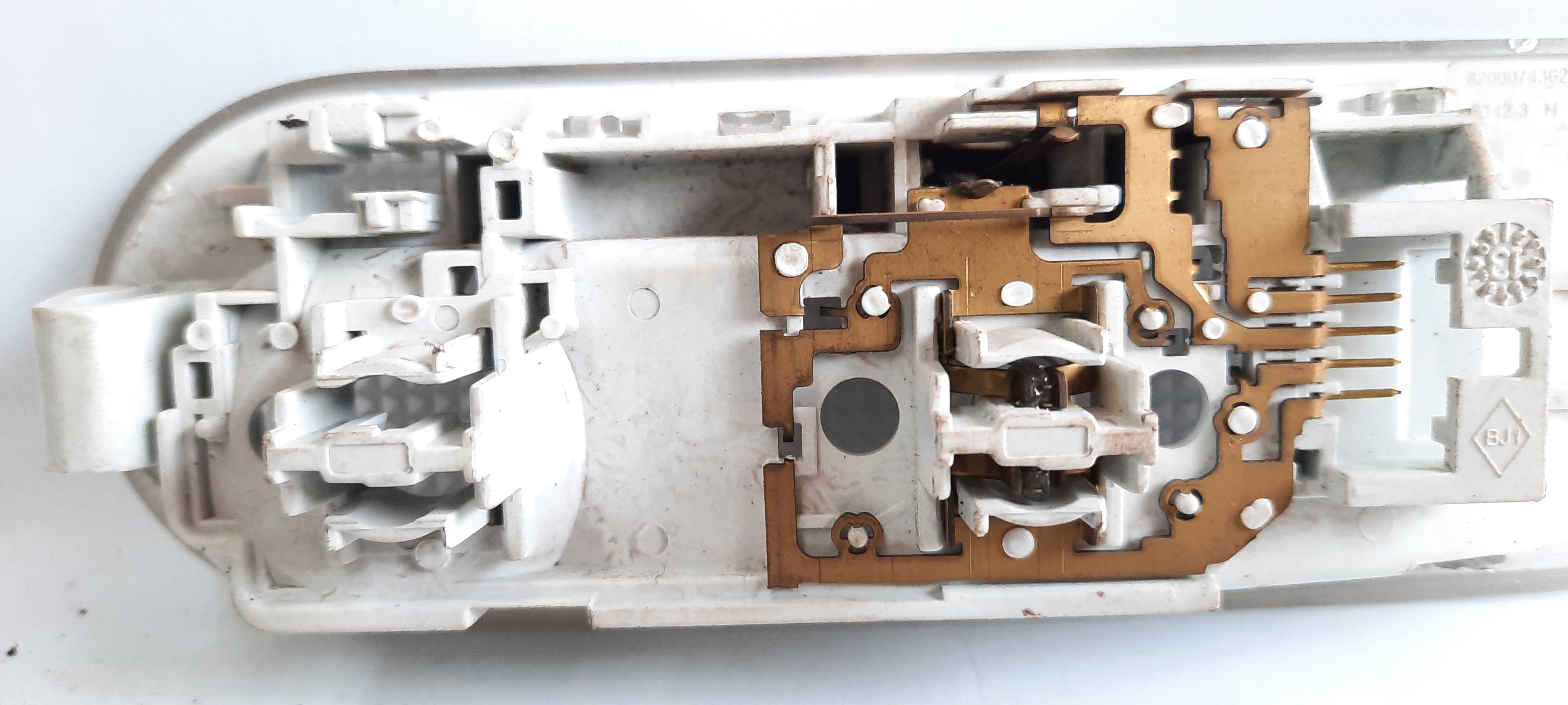 Luz Lanterna Cortesia Teto Sandero 07/12 8200074362 Original 3