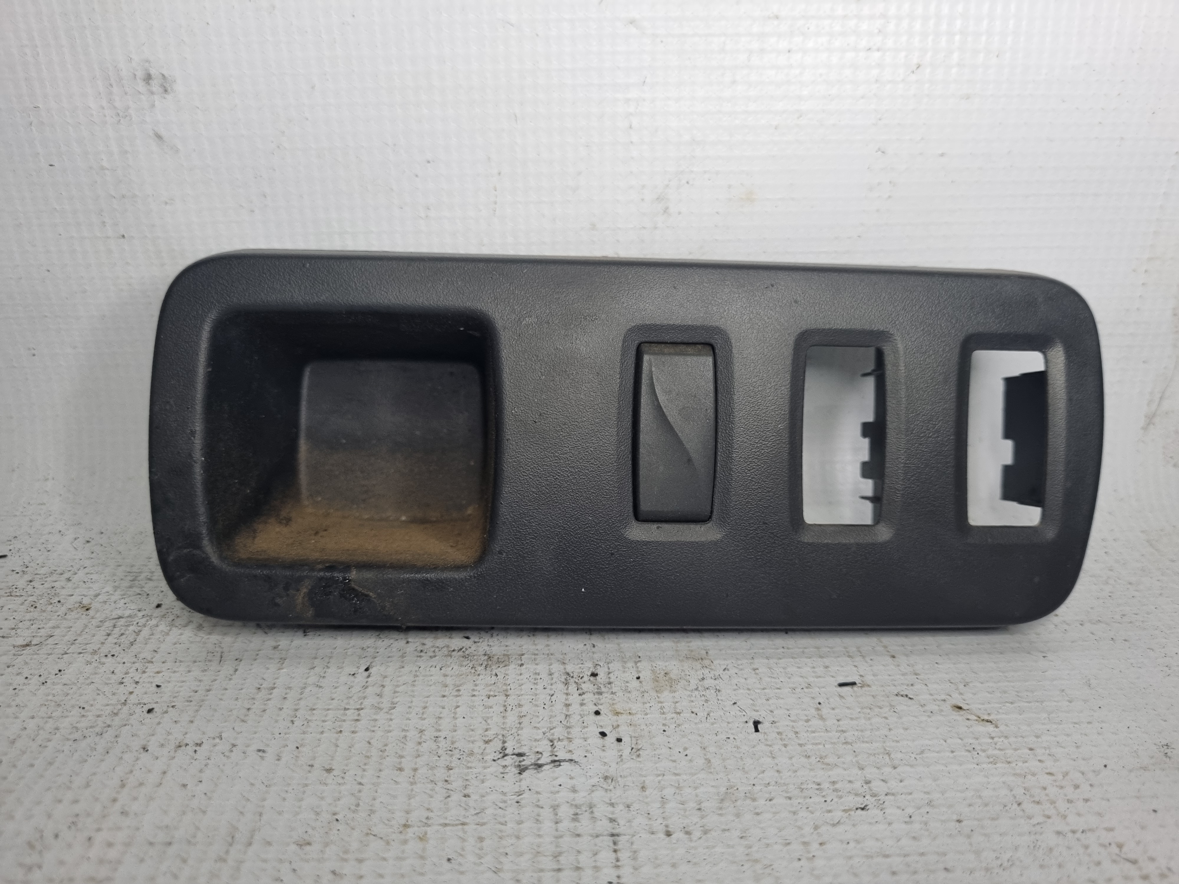 Moldura Botão Trava Vidro Eletrico Duster Oroch