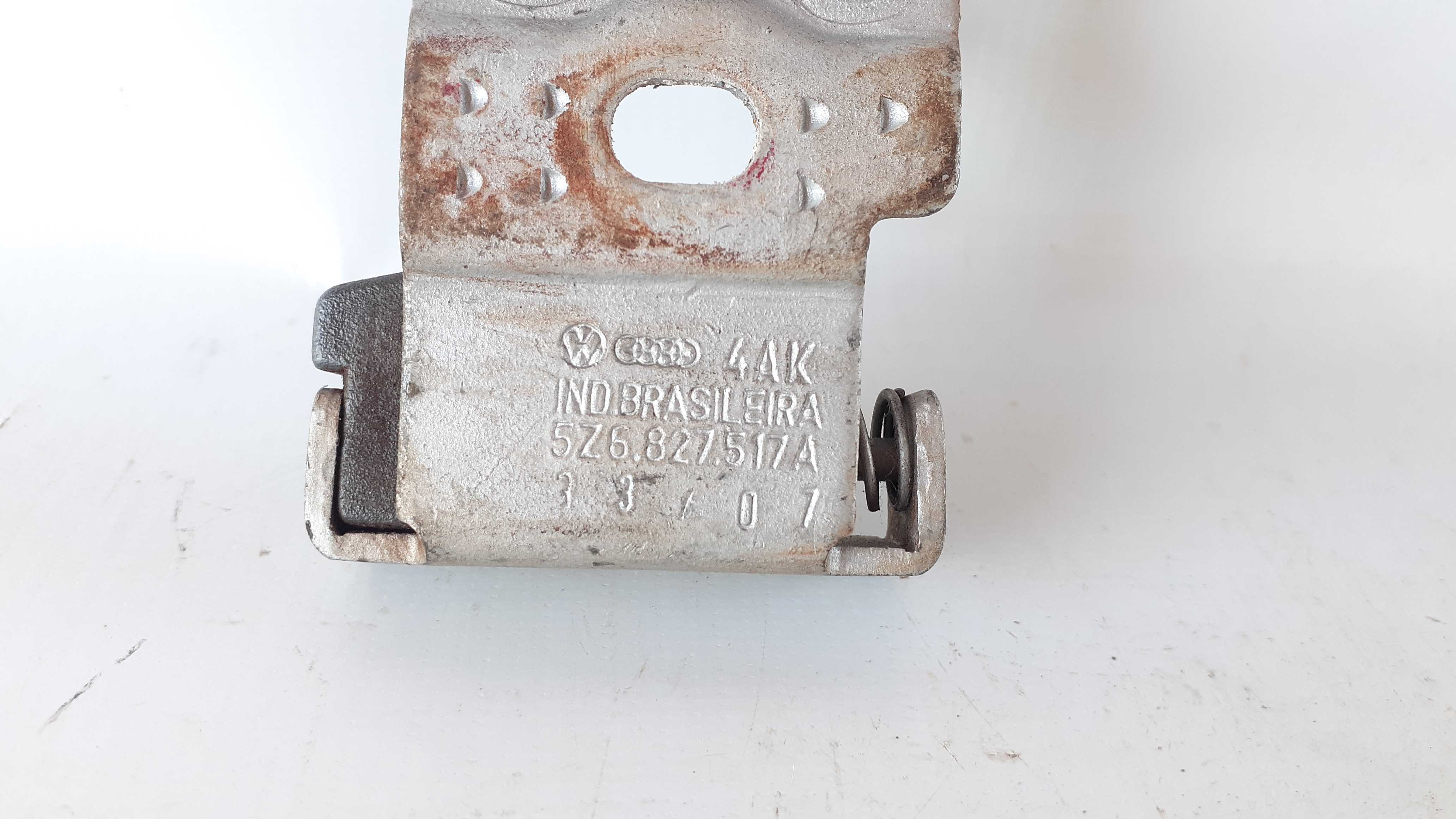 Batente Porta Malas Fox 10/15 5z6827517a Original 4