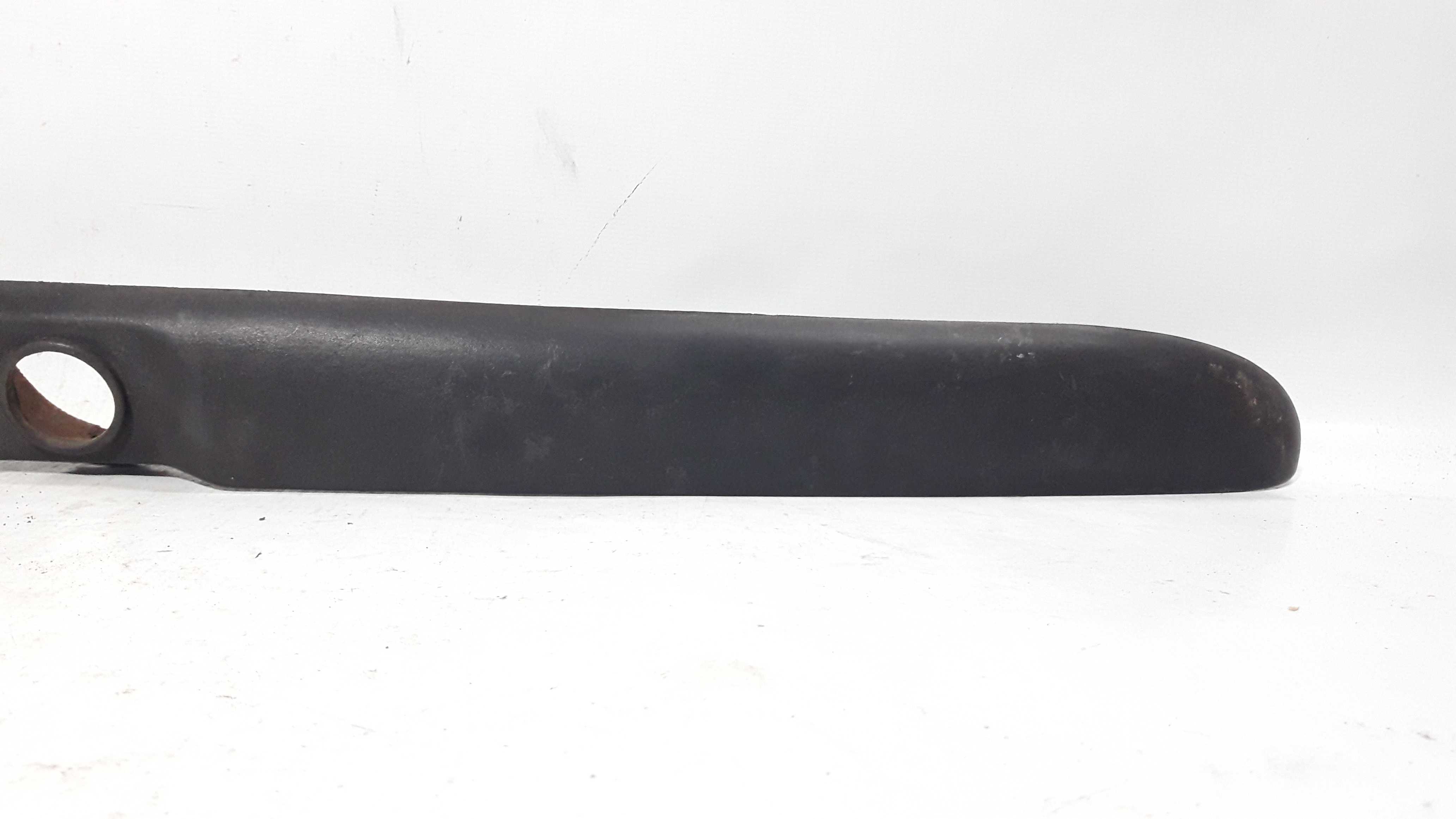 Friso Aplique Tampa Traseira Corsa Classic 96/5 93228097 – Pret 2