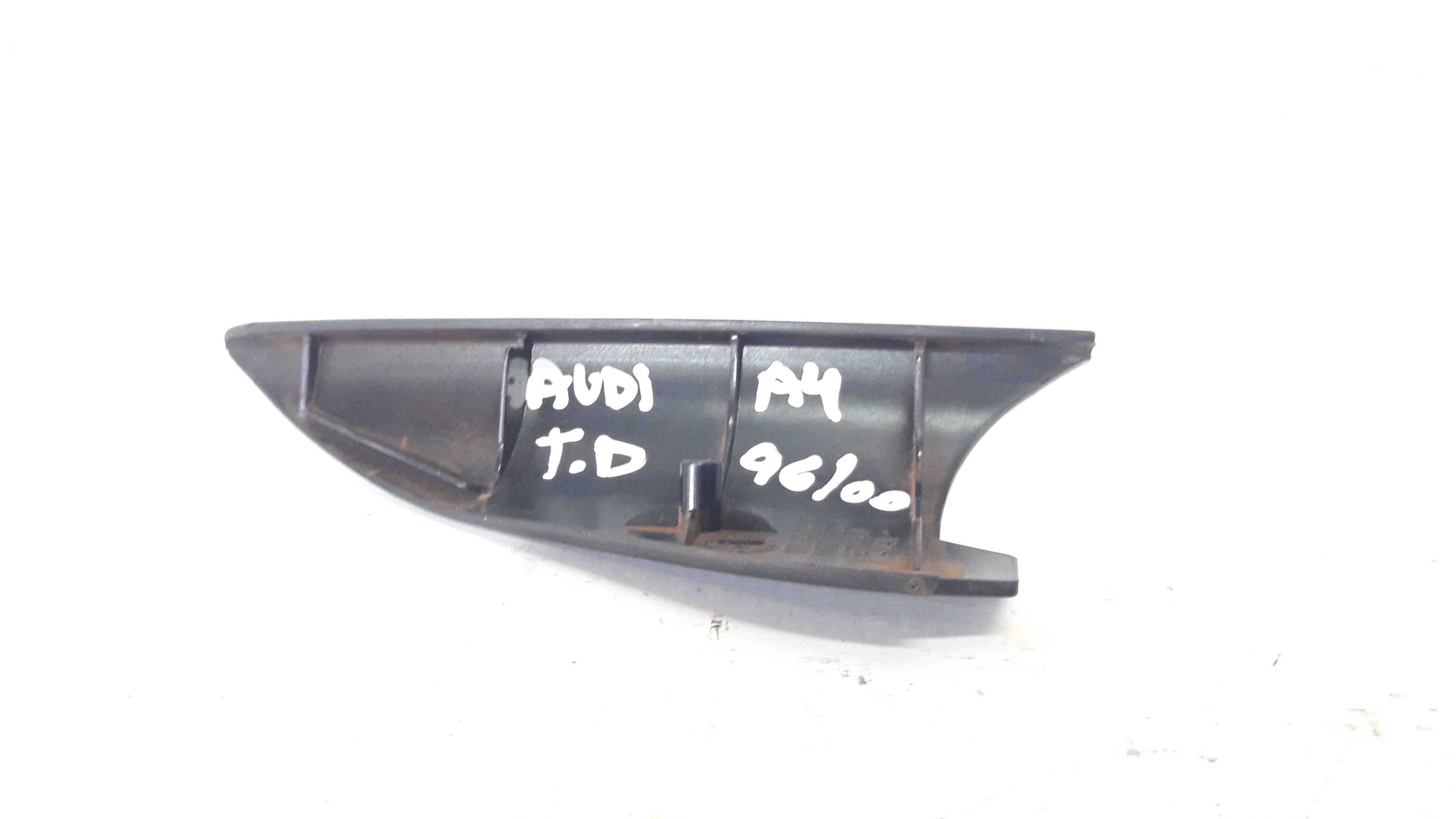 Moldura Interna Traseira Direita Audi A4 96/00 8d5857570 8