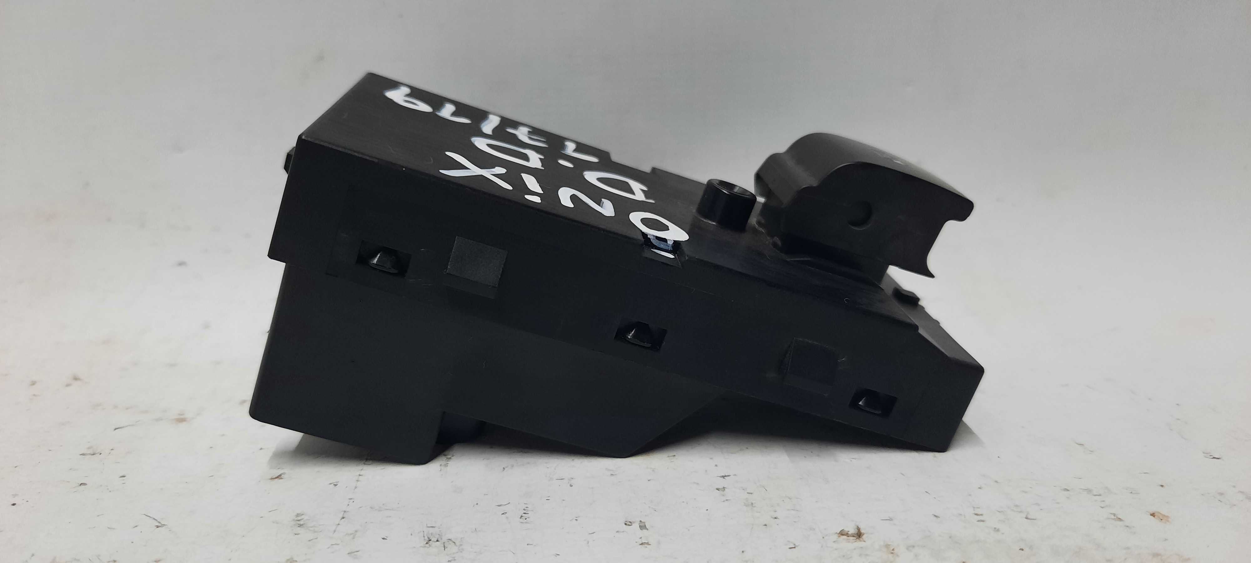 Botão Vidro Elétrico Dianteiro Direito Ônix Prisma 17/19 4