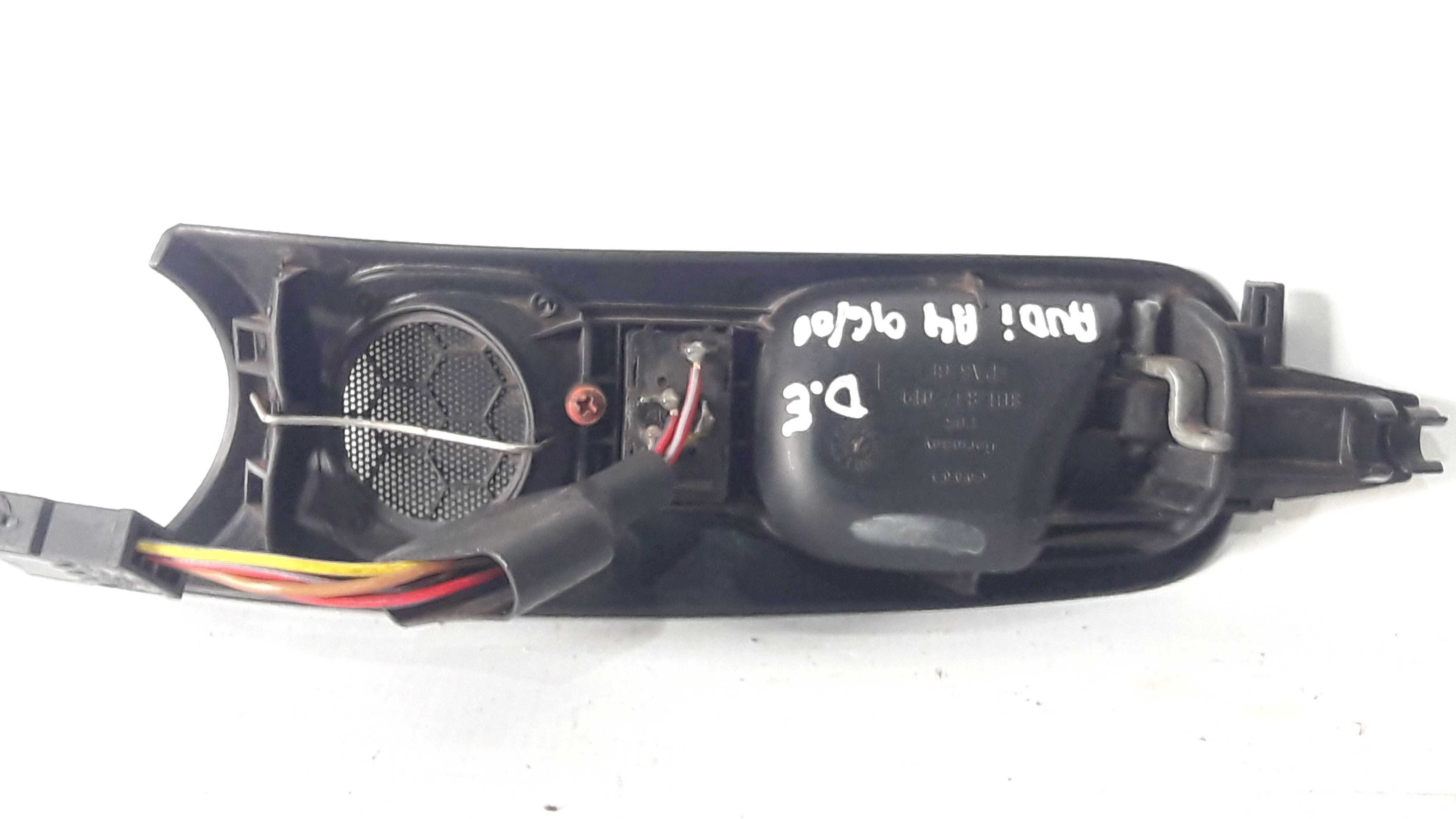 Macaneta Interna Diant Esquerda Audi A4 96/00 8d1837019  Cromada/preta Dianteira 2