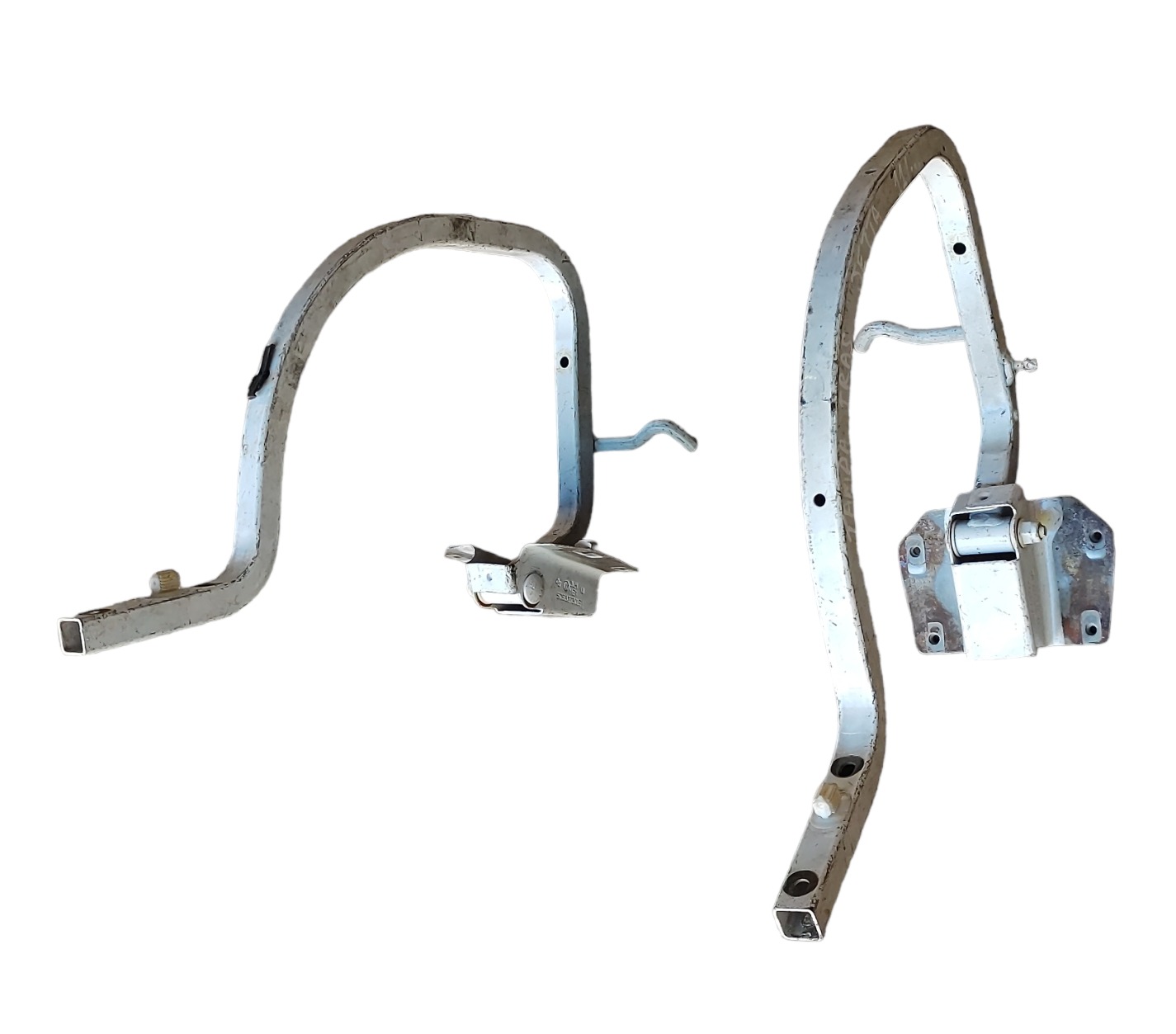 Dobradiça Tampa Traseira Malas Jetta 11/15 23570 1