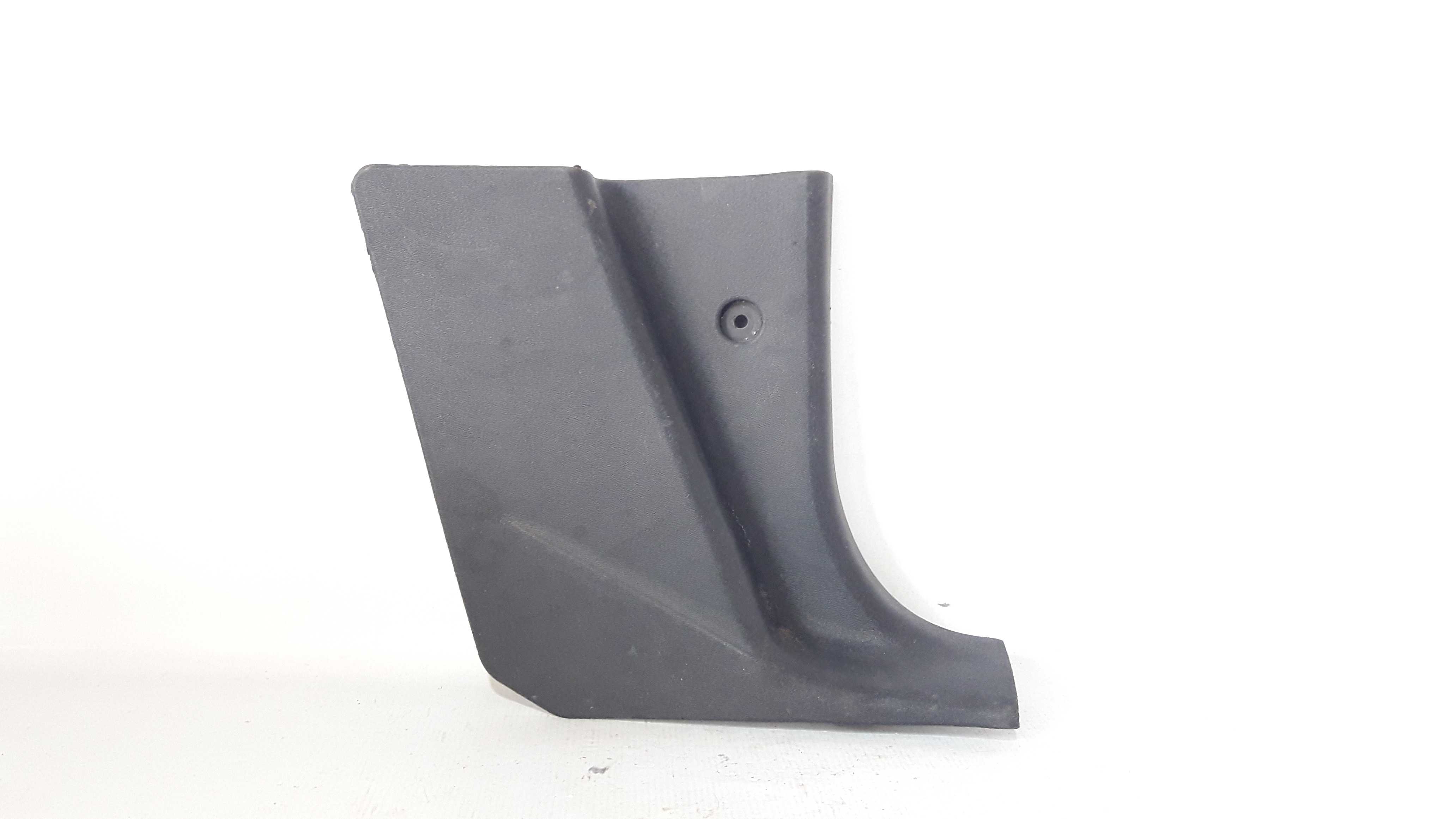 Soleira Coluna Dianteira Direita Audi A3 99/06 8l1867458b
