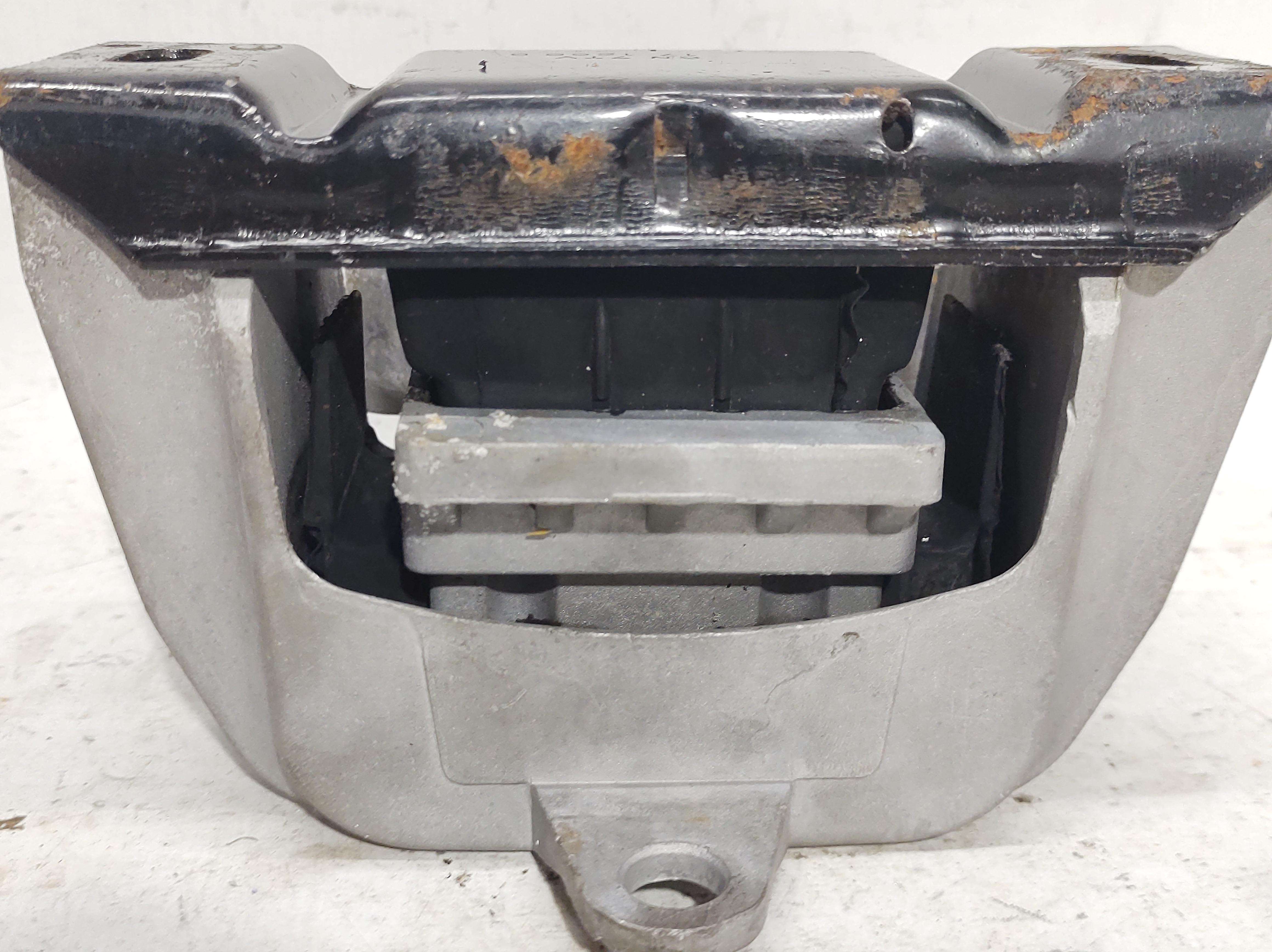 Coxim Esquerdo Motor Golf 1.6 Power 99 A 5 180199555b 5