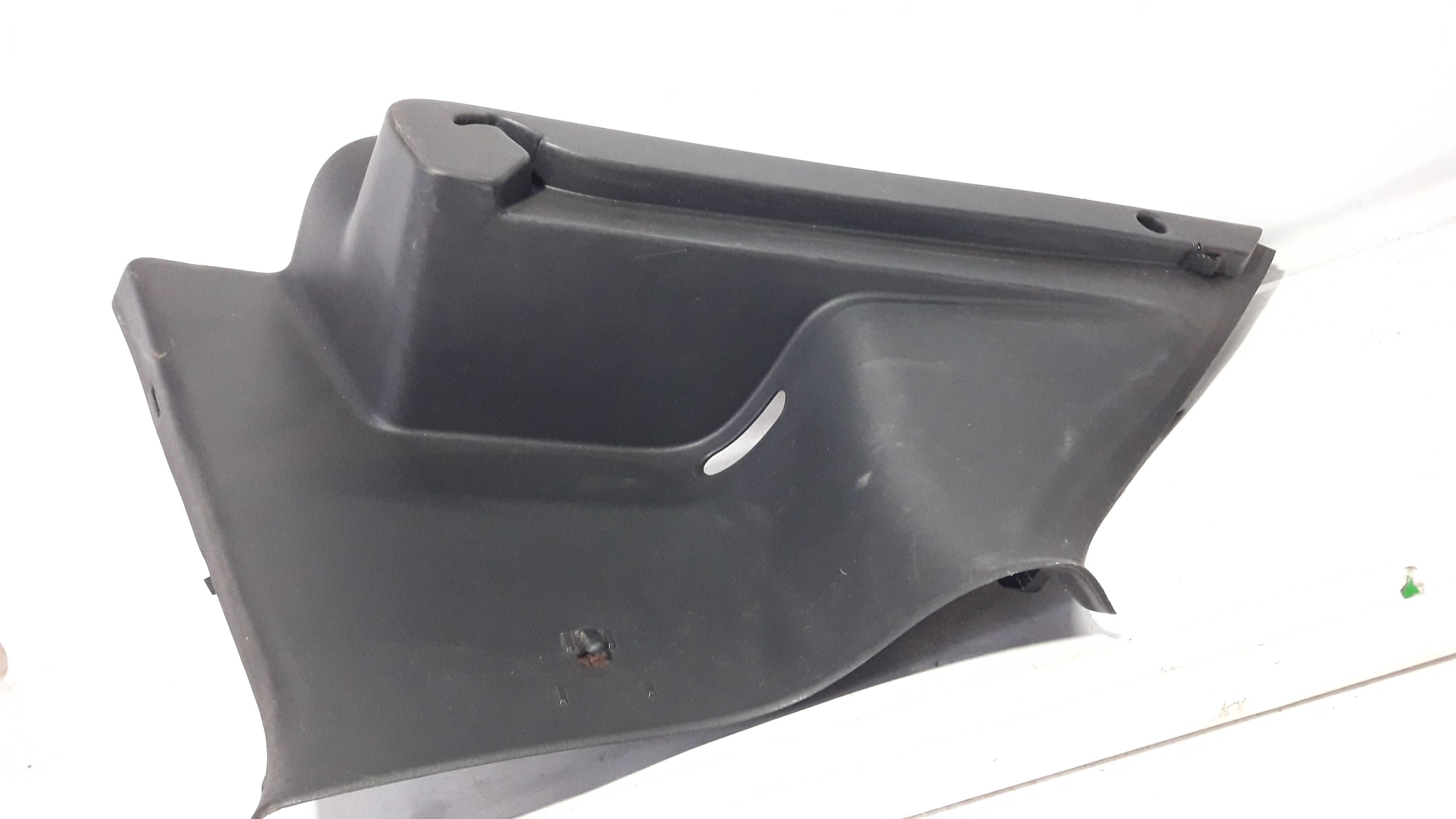 Moldura Traseira Esquerda Bagagito Sandero 15/20 769359497r Preto 2