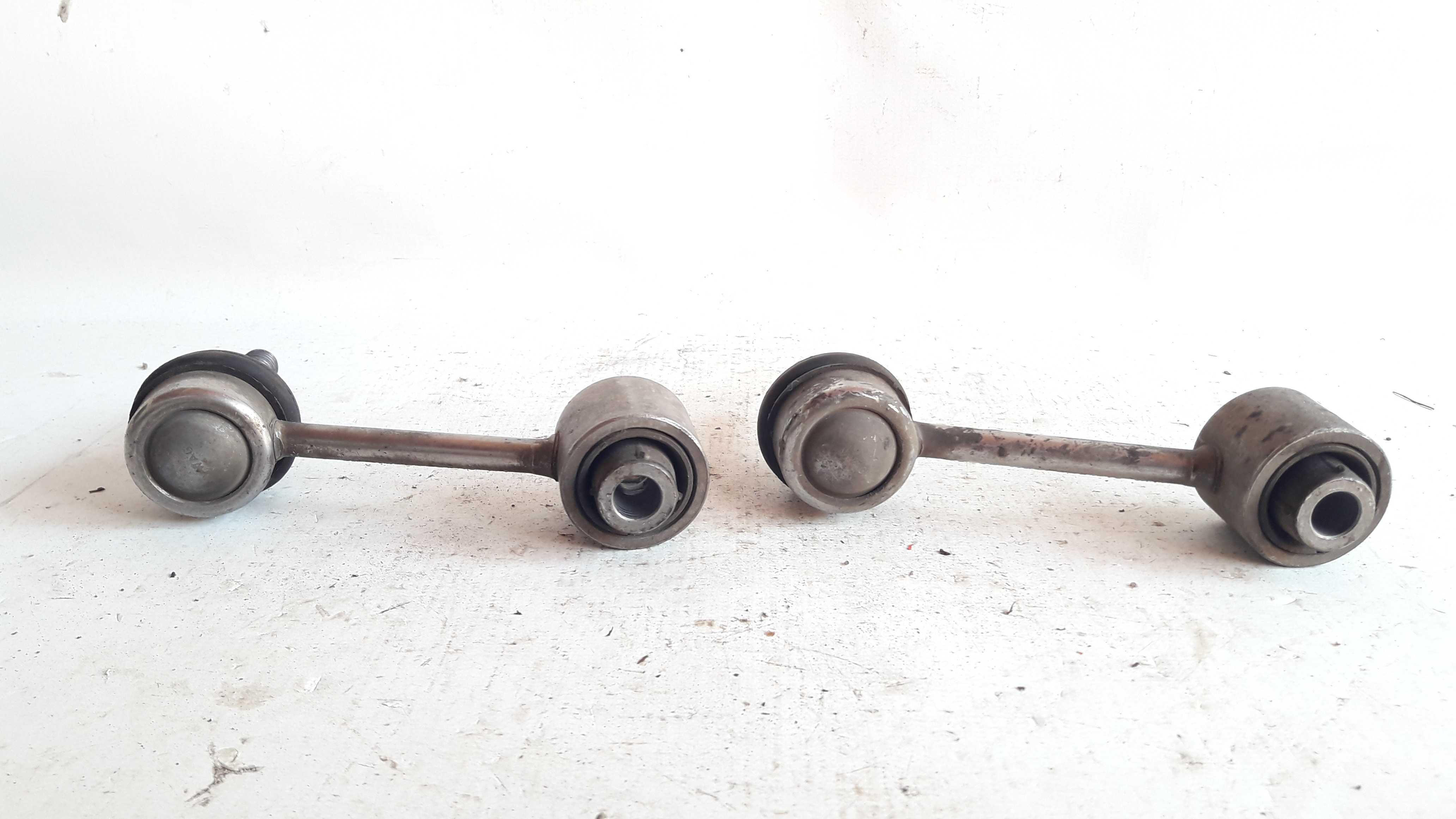 Par Pivo Eixo Traseiro Vw Jetta Tsi 2.0  10/14 2