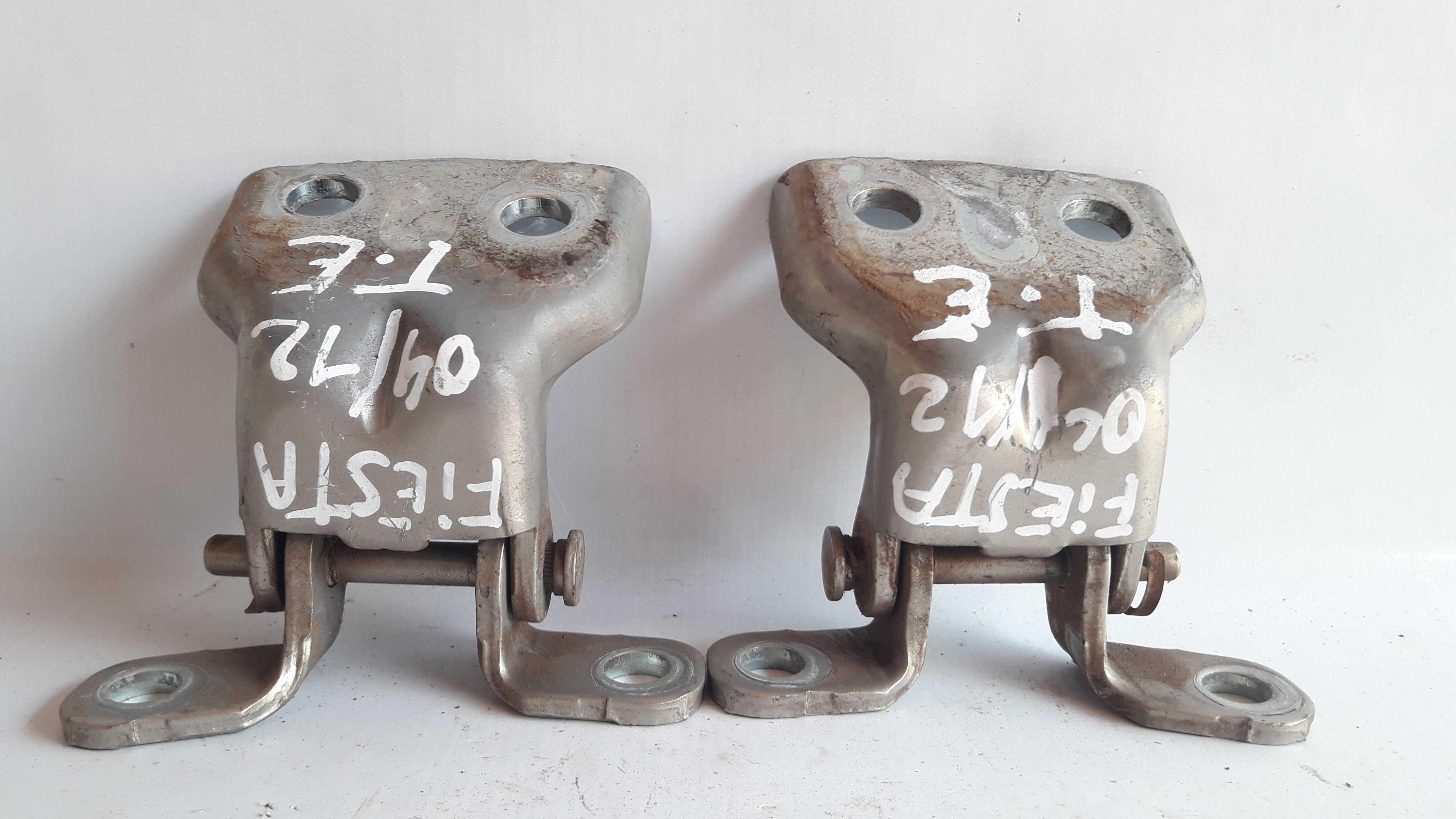 Dobradiças Porta Traseira Esquerda Fiesta 2004/2012 Original 1