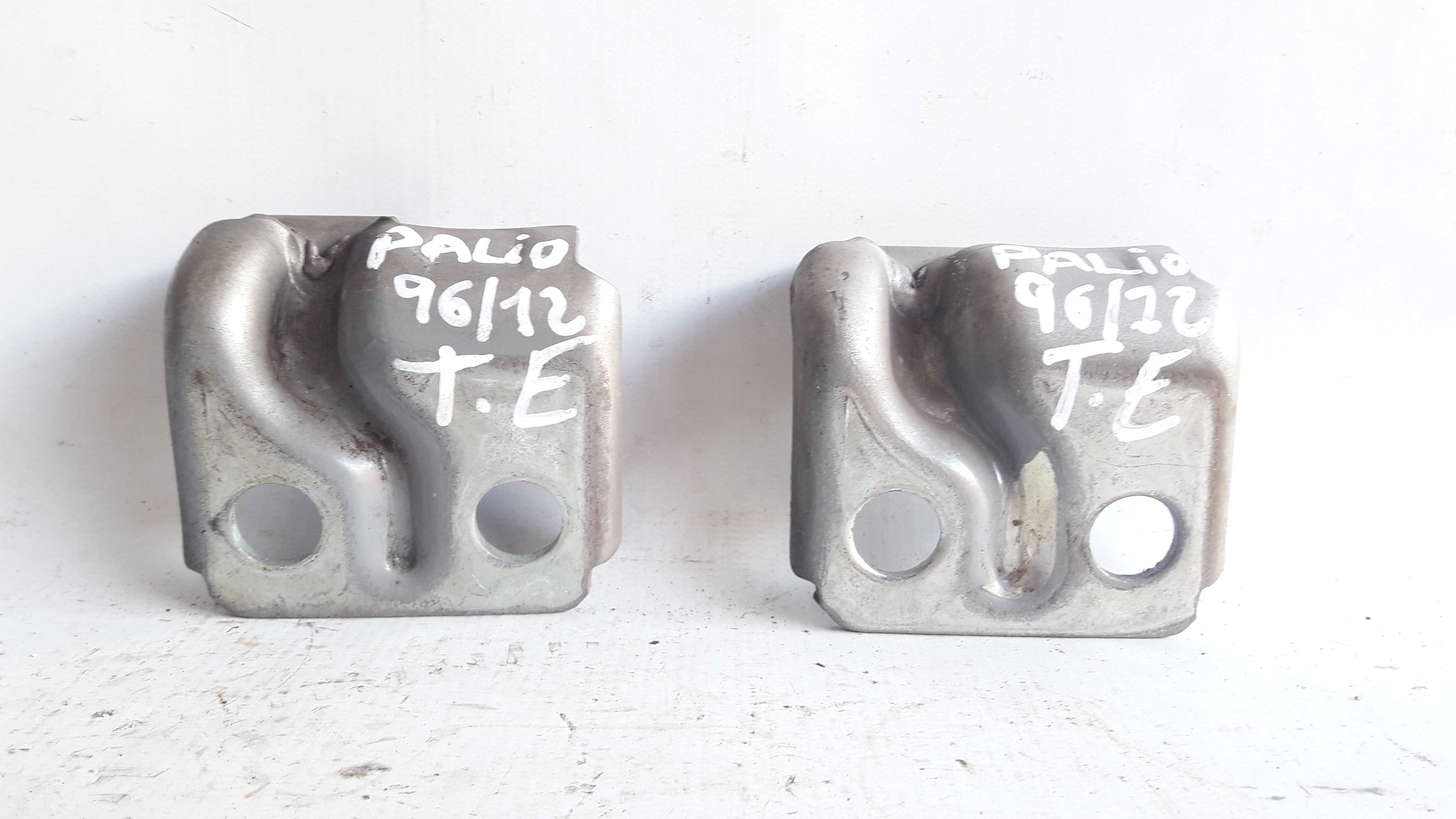 Dobradiça Traseira Esquerda Palio 96/12 Original 1