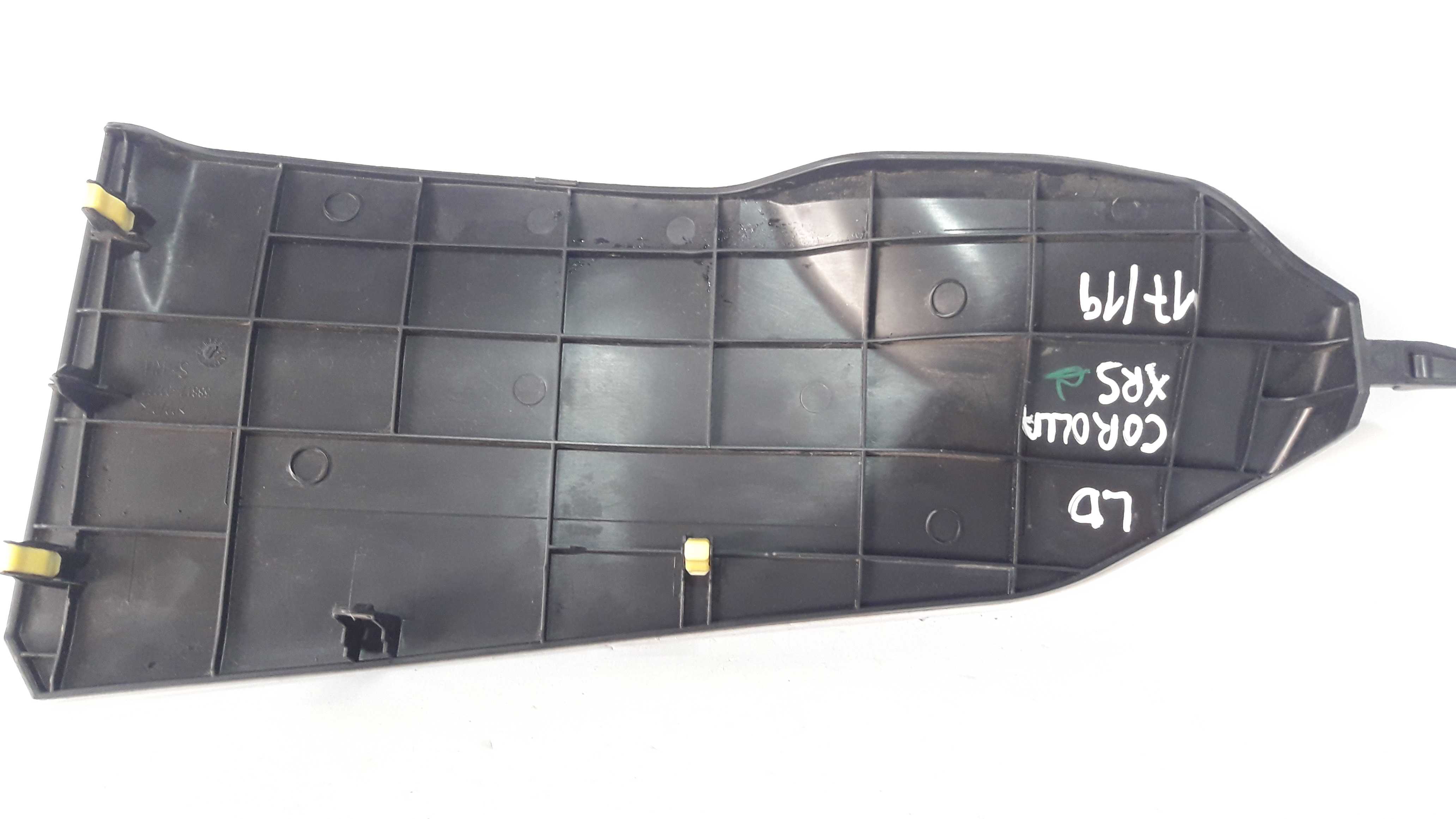 Acabamento Console Painel Inf Direito Corolla 5881702260 2