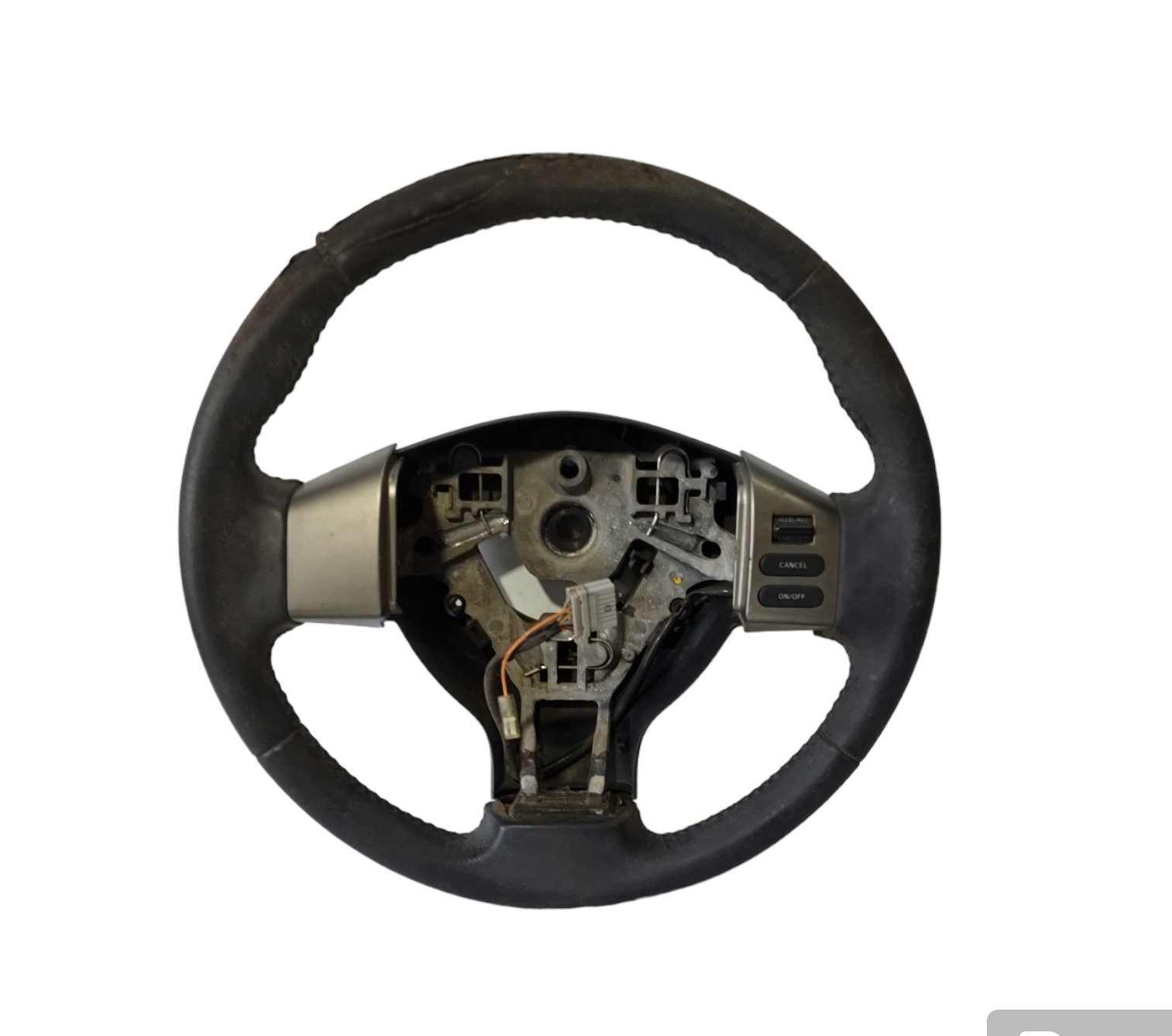 Volante Multifuncional Com Avaria Esterica Tiida 2011  Preto 1