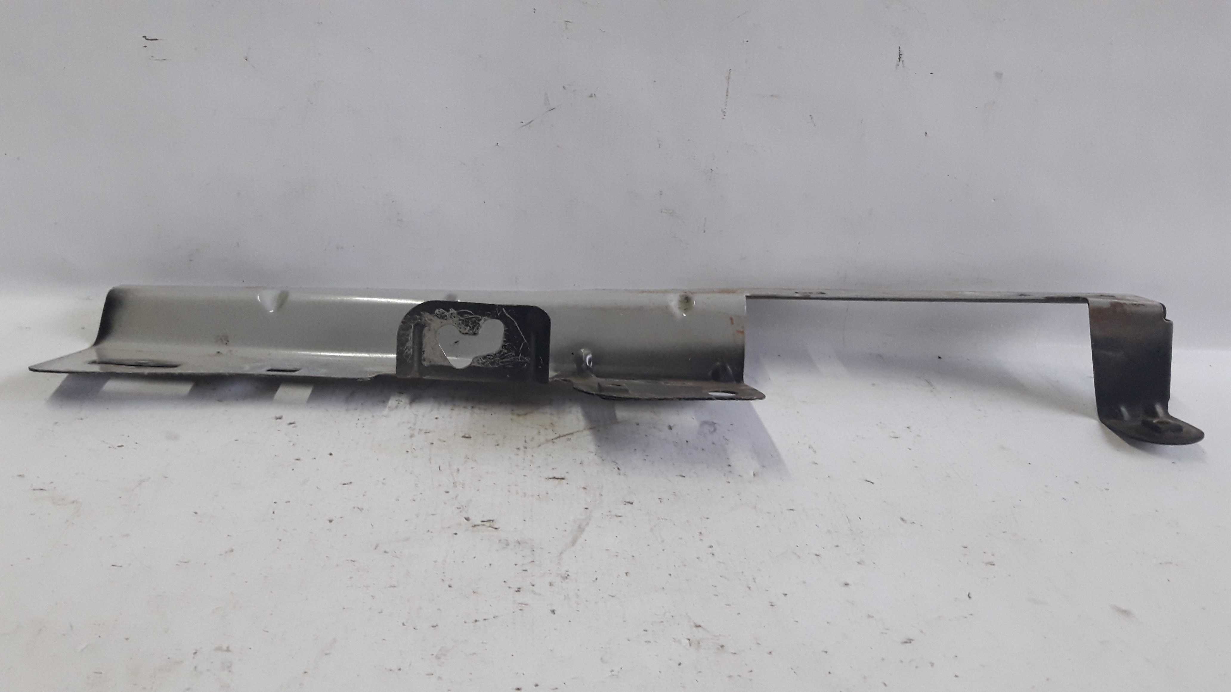 Suporte Para-lama Esquerdo Citroen C4 Pallas 08/12 5