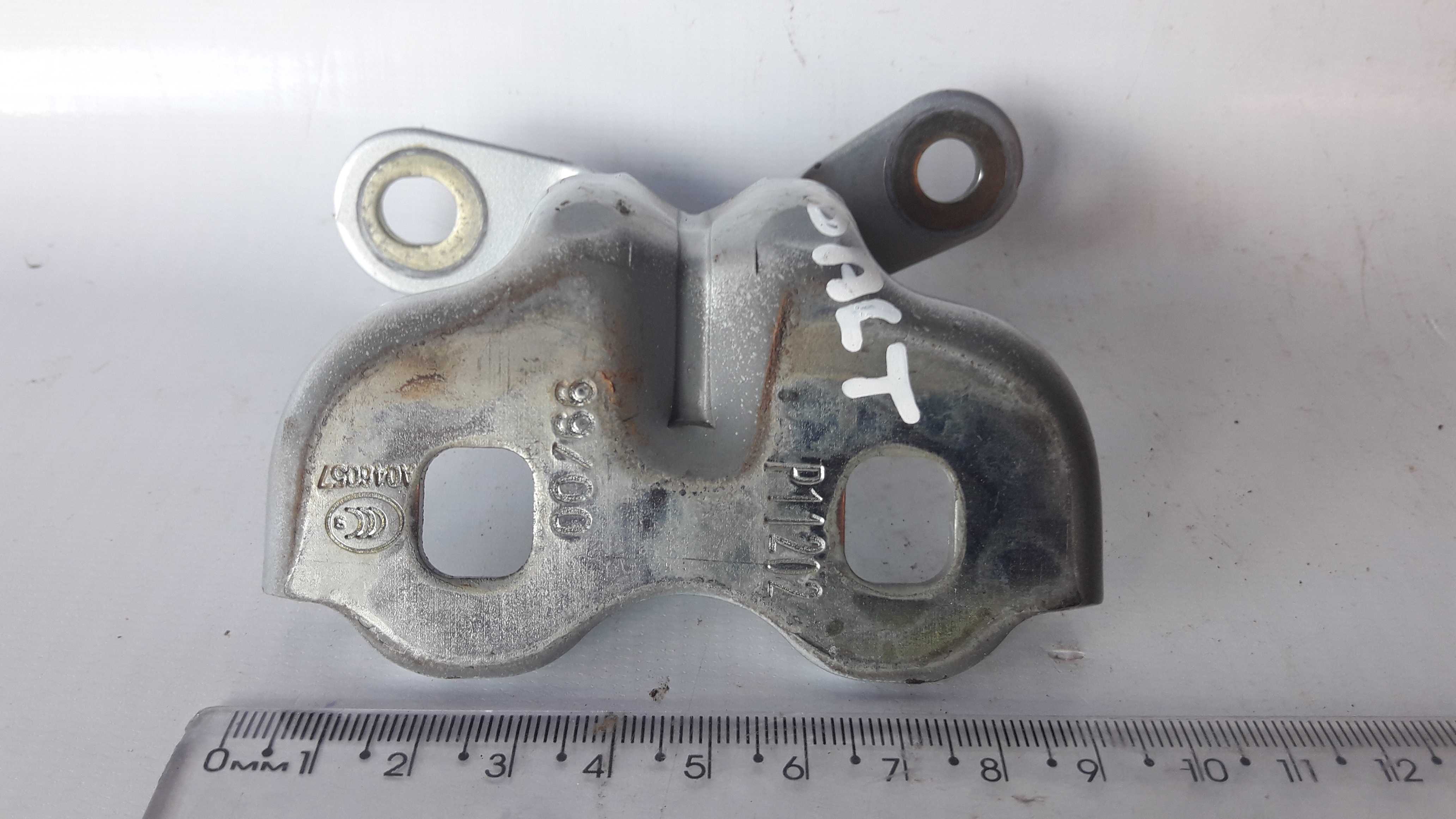 Dobradiça Inferior Traseira Direita Cobalt 11/2015 Original 4