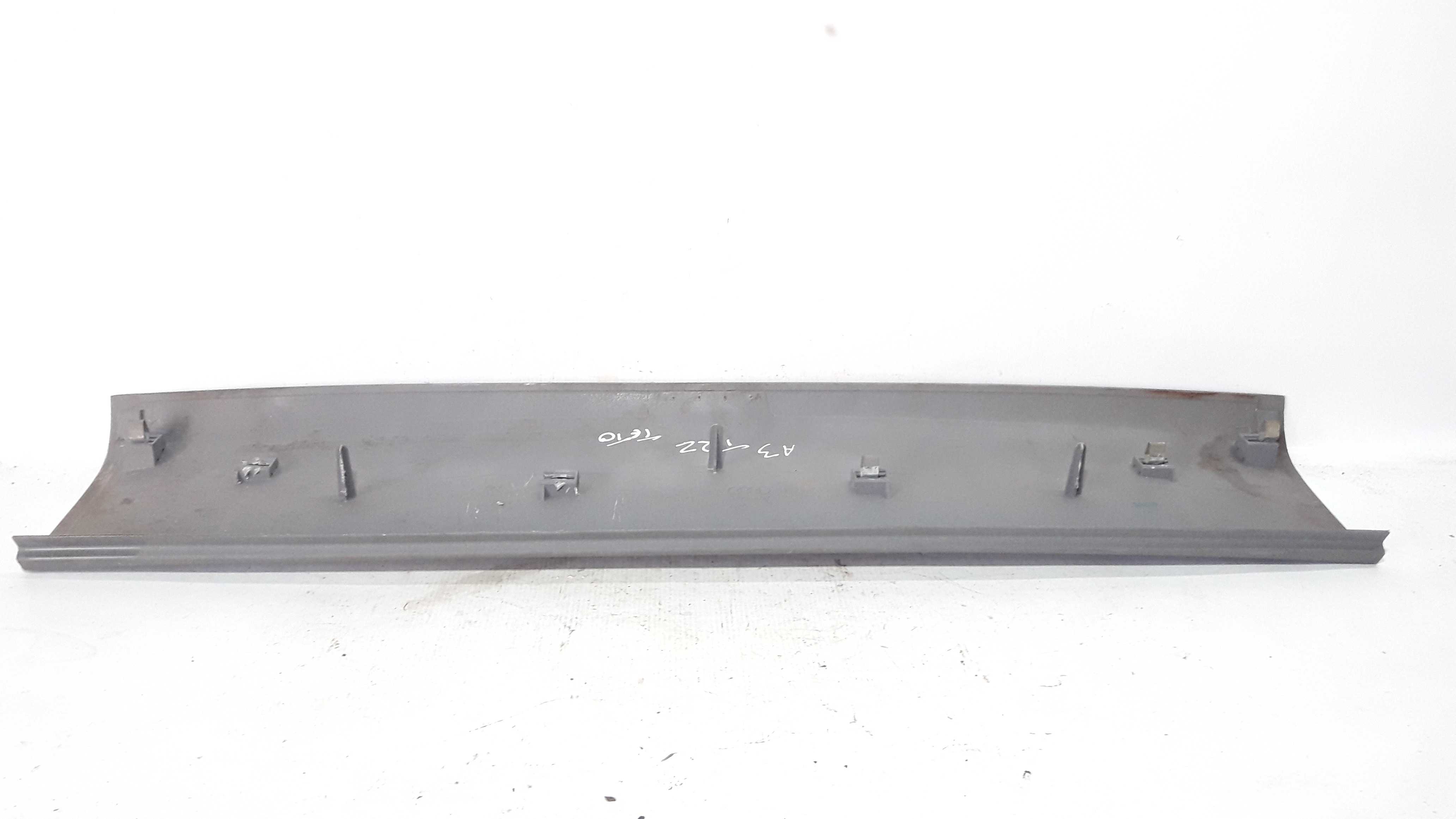 Moldura Traseira Int Teto Audi A3 99/6 8l3867839 24904 6