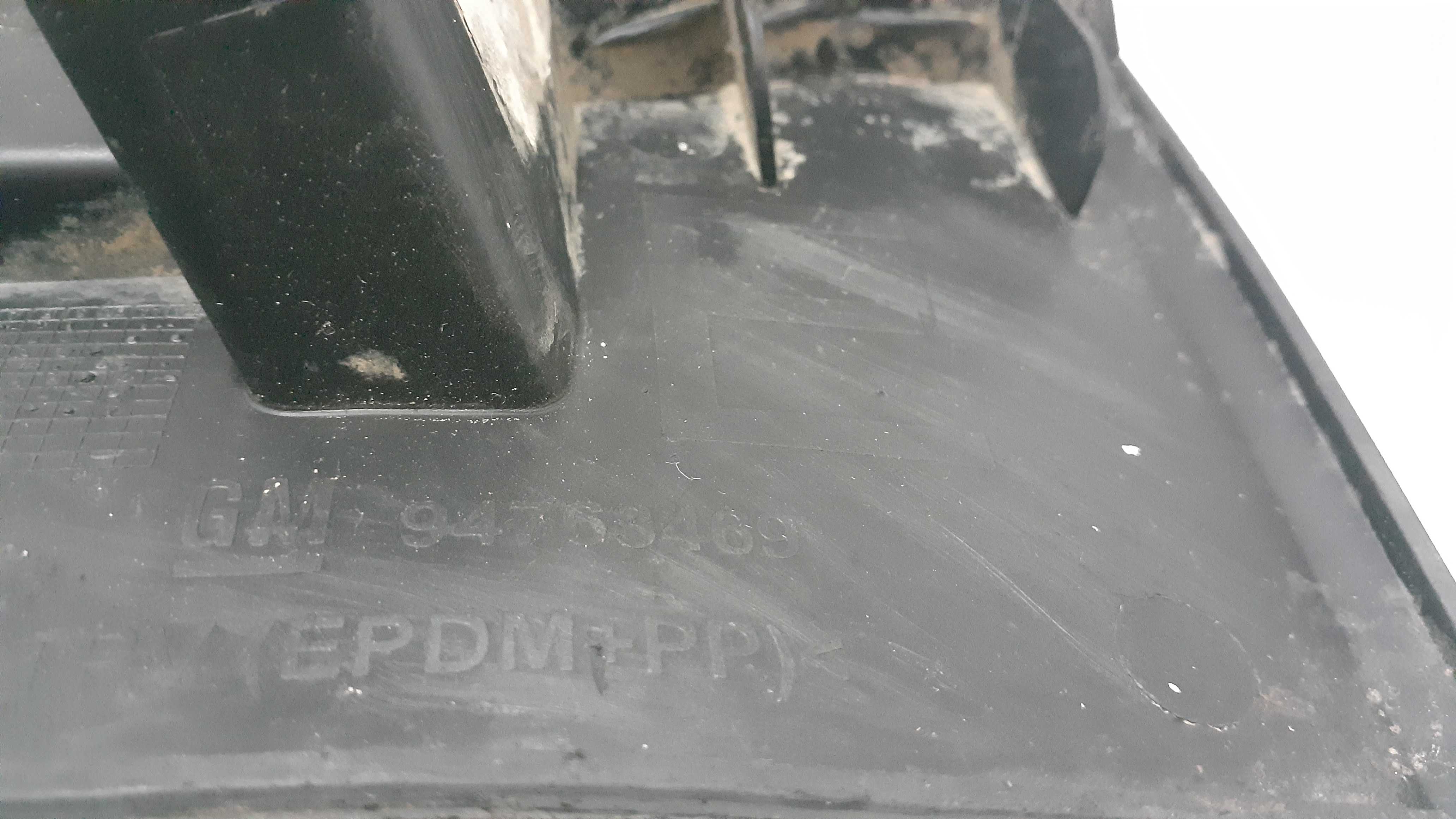 Defletor Parabarro Traseiro Esquerdo Ônix 94763469 Original 4