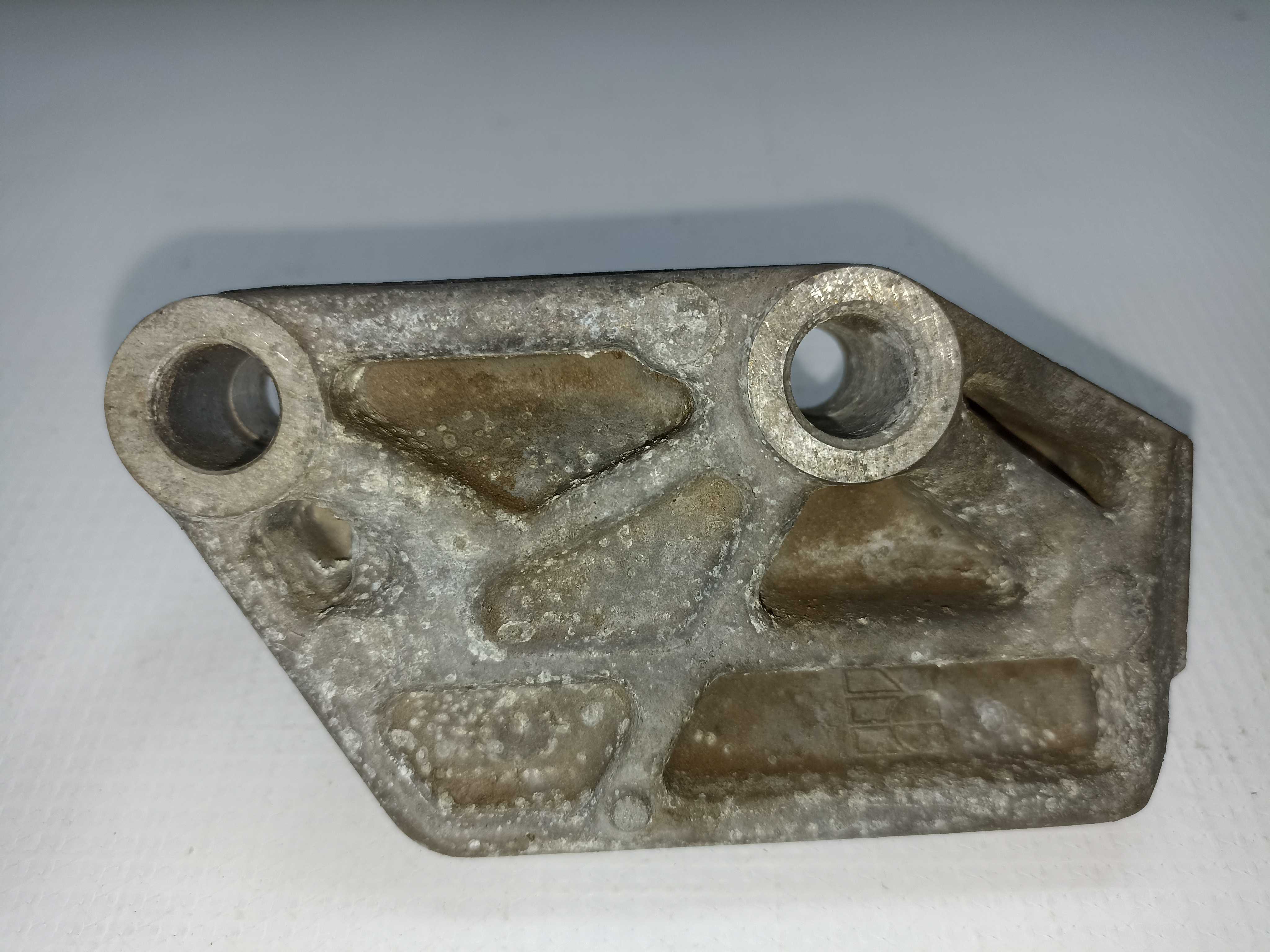 Suporte Alternador Polo 1.6 2003/08 Original