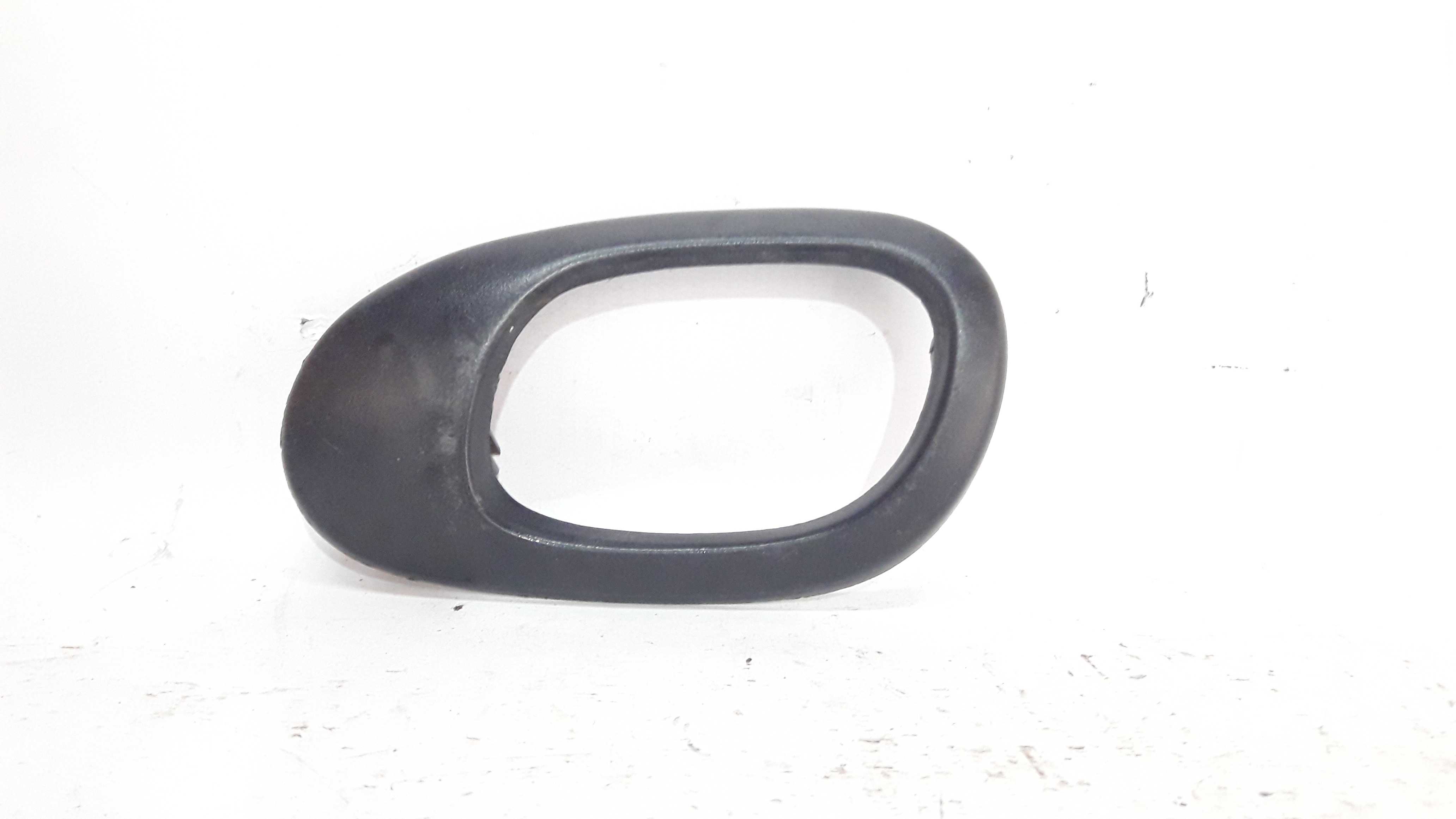 Moldura Maçaneta Int Dianteira Direita Peugeot 206 1999 A 10 Preto Dianteira 5