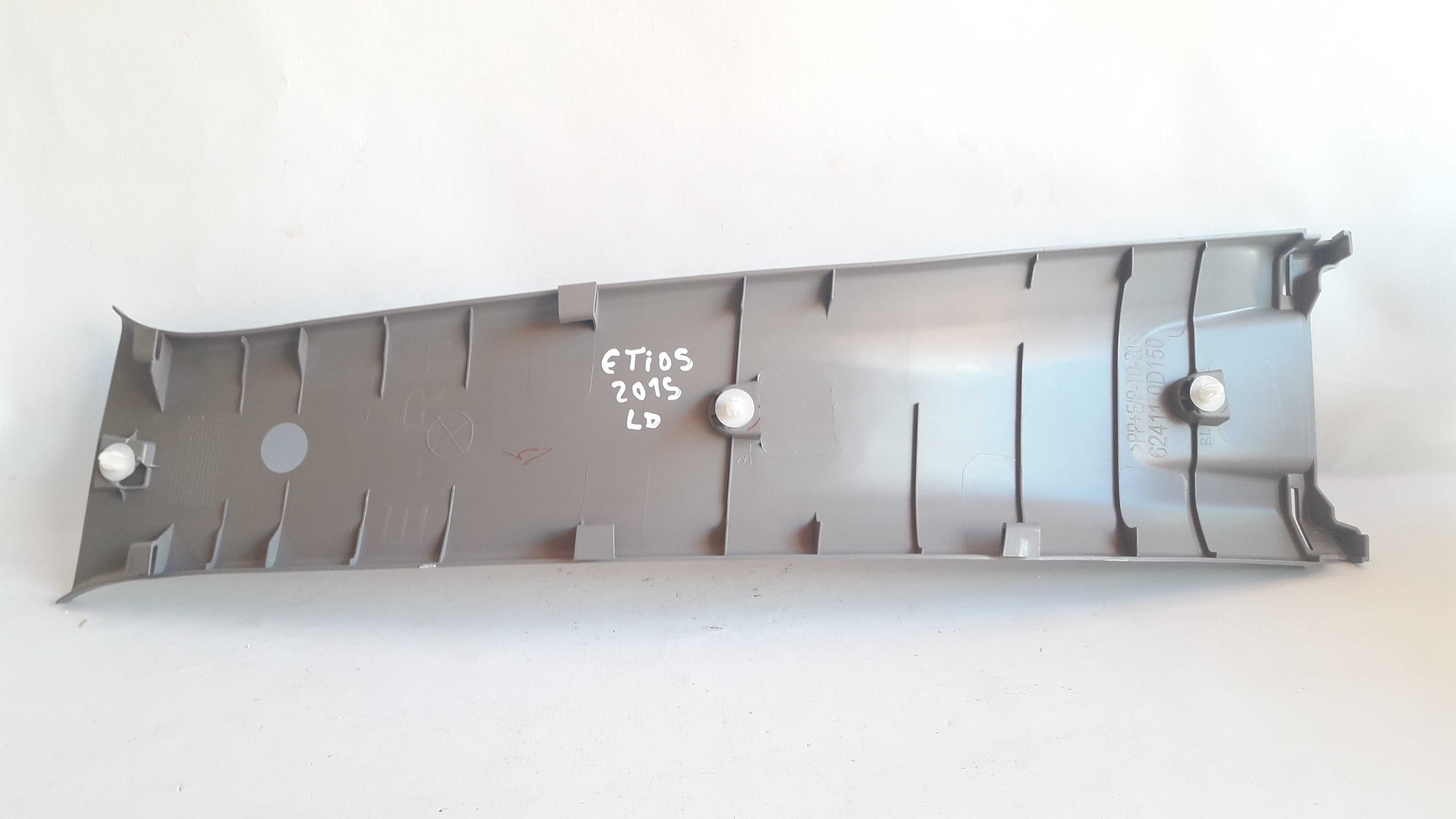Moldura Coluna Direita Toyota Etios Seda 13/17 Original 3