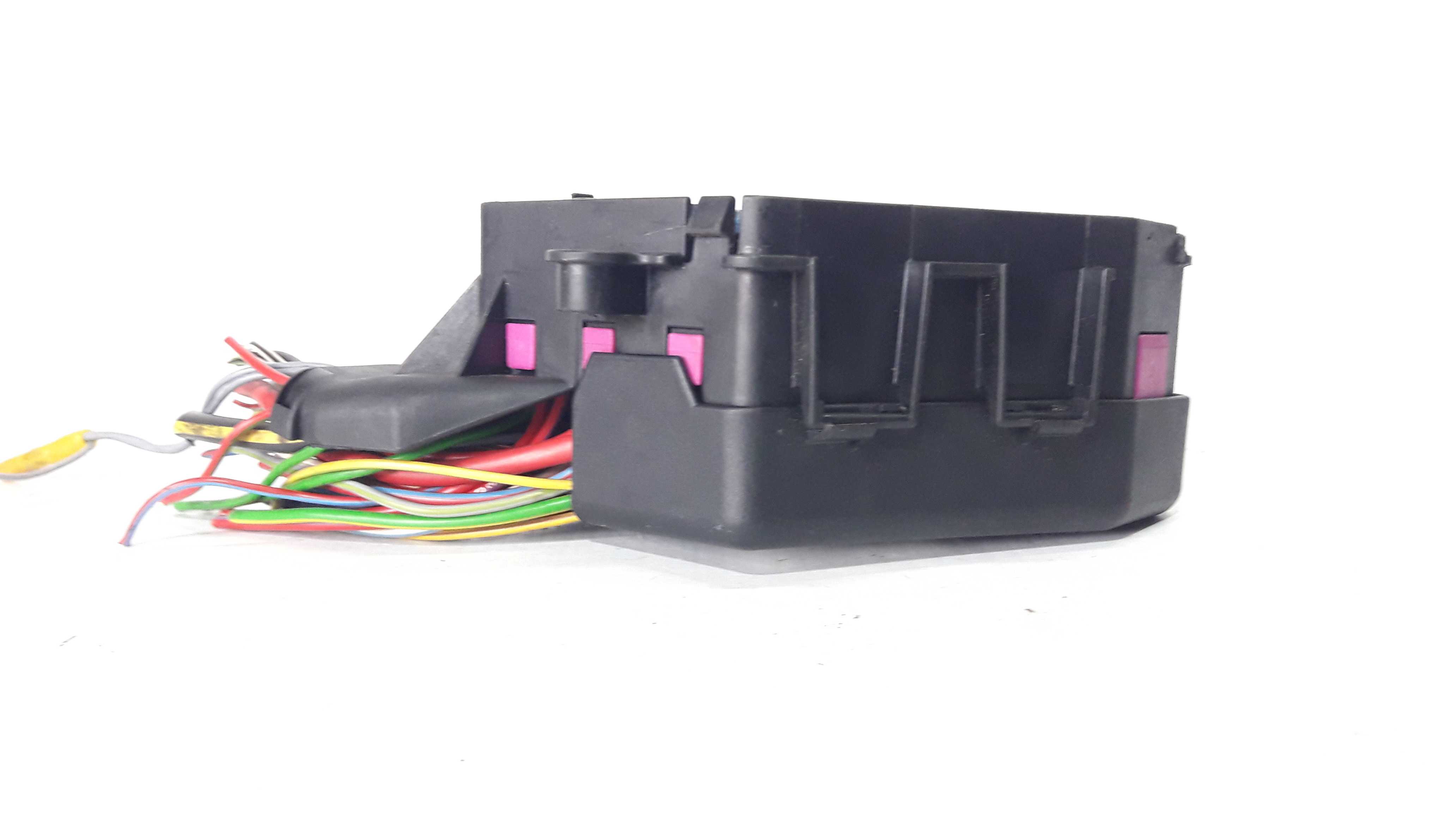 Caixa Fusiveis Audi A4 2.8 V6 Aut 97 20011 5