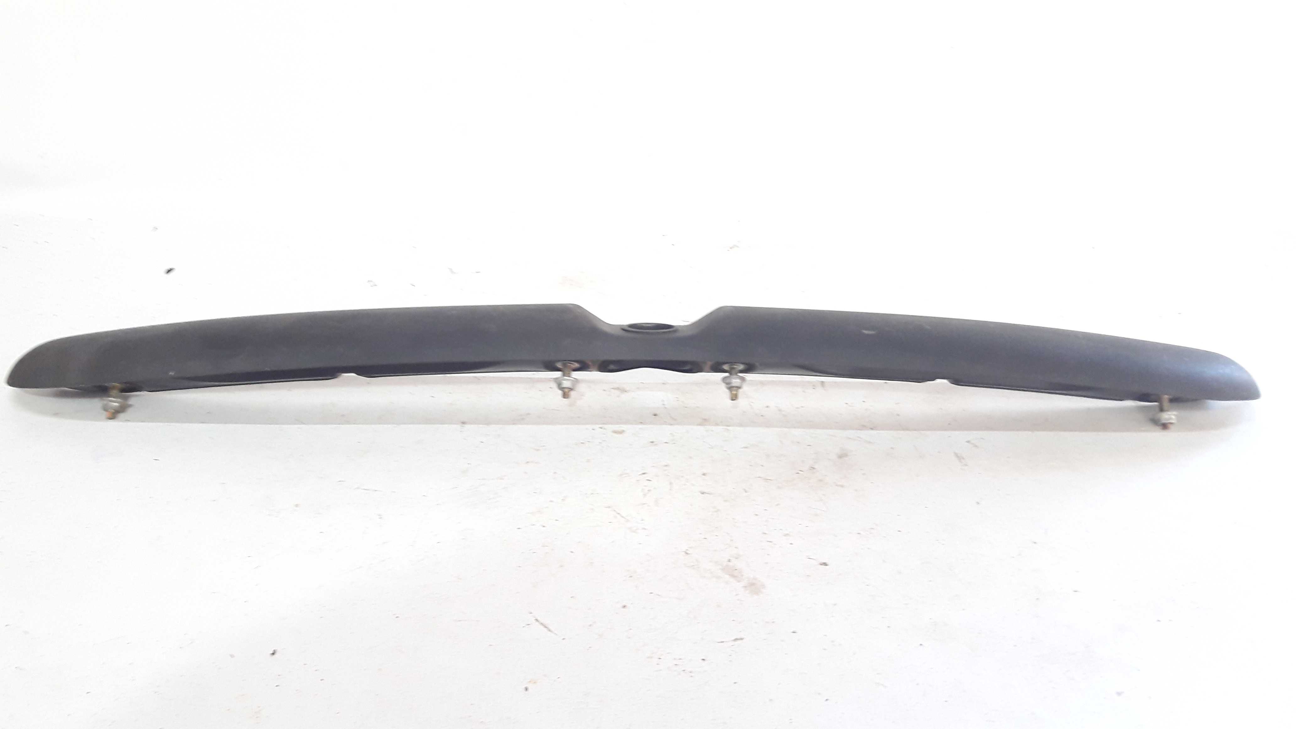 Moldura Friso Tampa Traseira Corsa Classic 98 A 10 93242636 Preto 4