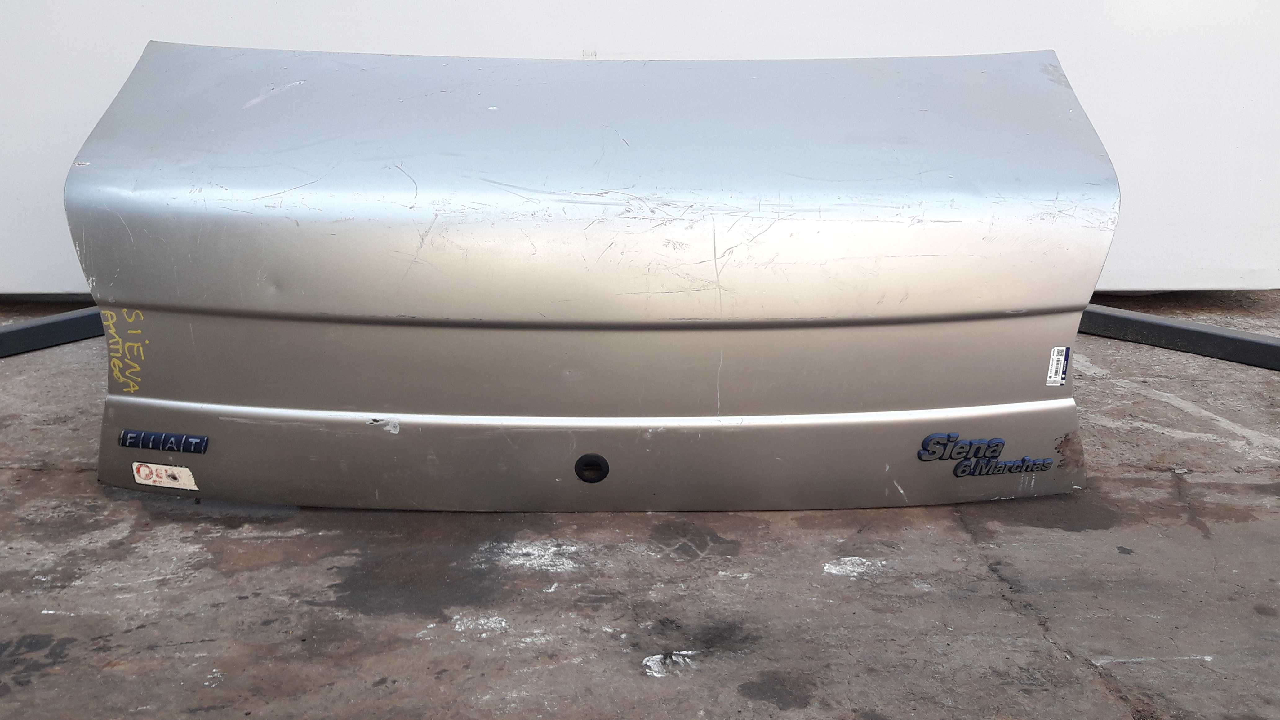 Tampa Traseira Fiat Siena 1996/2000 Prata Original