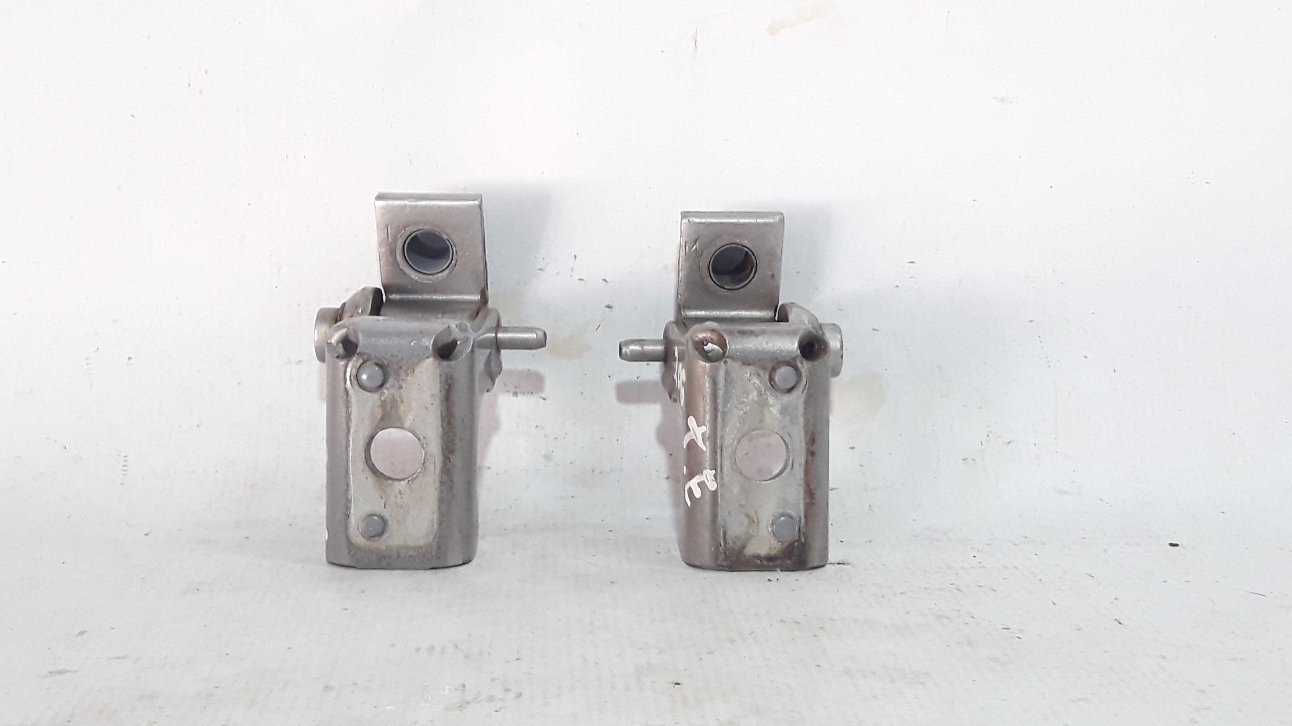 Dobradiça Traseira Esquerda Peugeot 206 25174 2