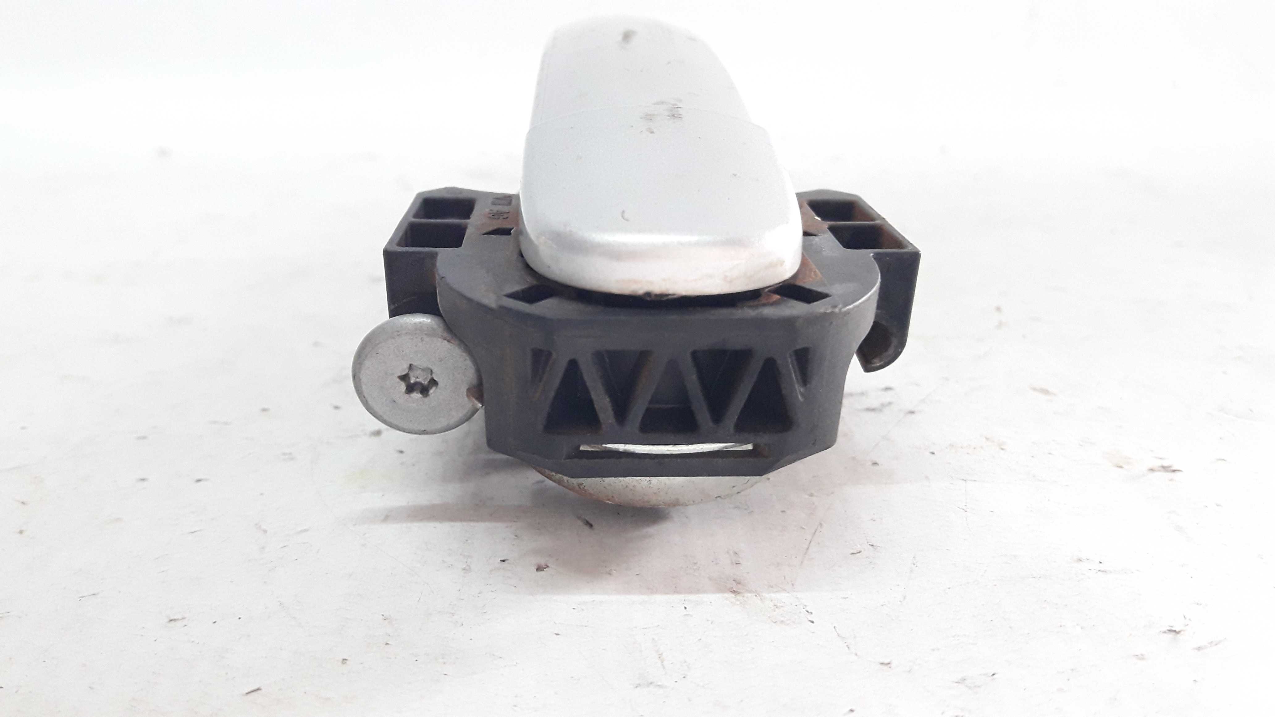 Maçaneta Externa Dianteira Direita Gol Saveiro Voyage 9 A 12 Prata Dianteira 5