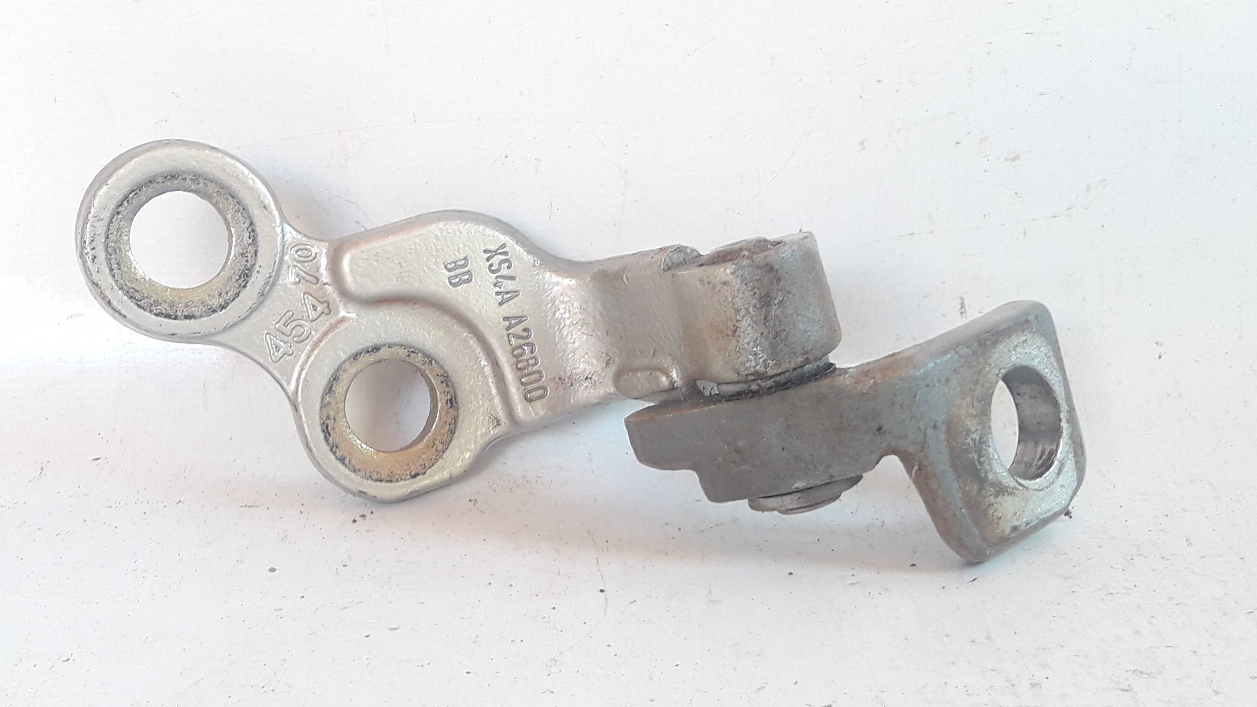 Dobradiça Traseira Direita Inferior Focus 2002/2007 Original 1