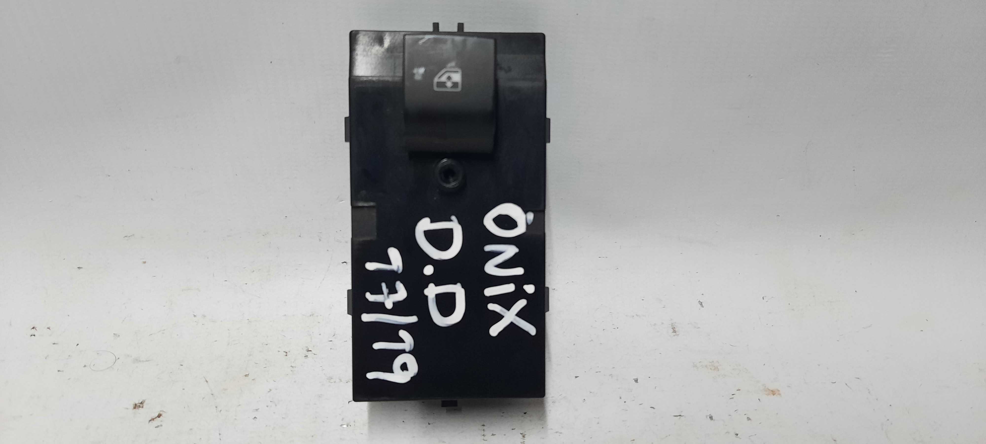 Botão Vidro Elétrico Dianteiro Direito Ônix Prisma 17/19