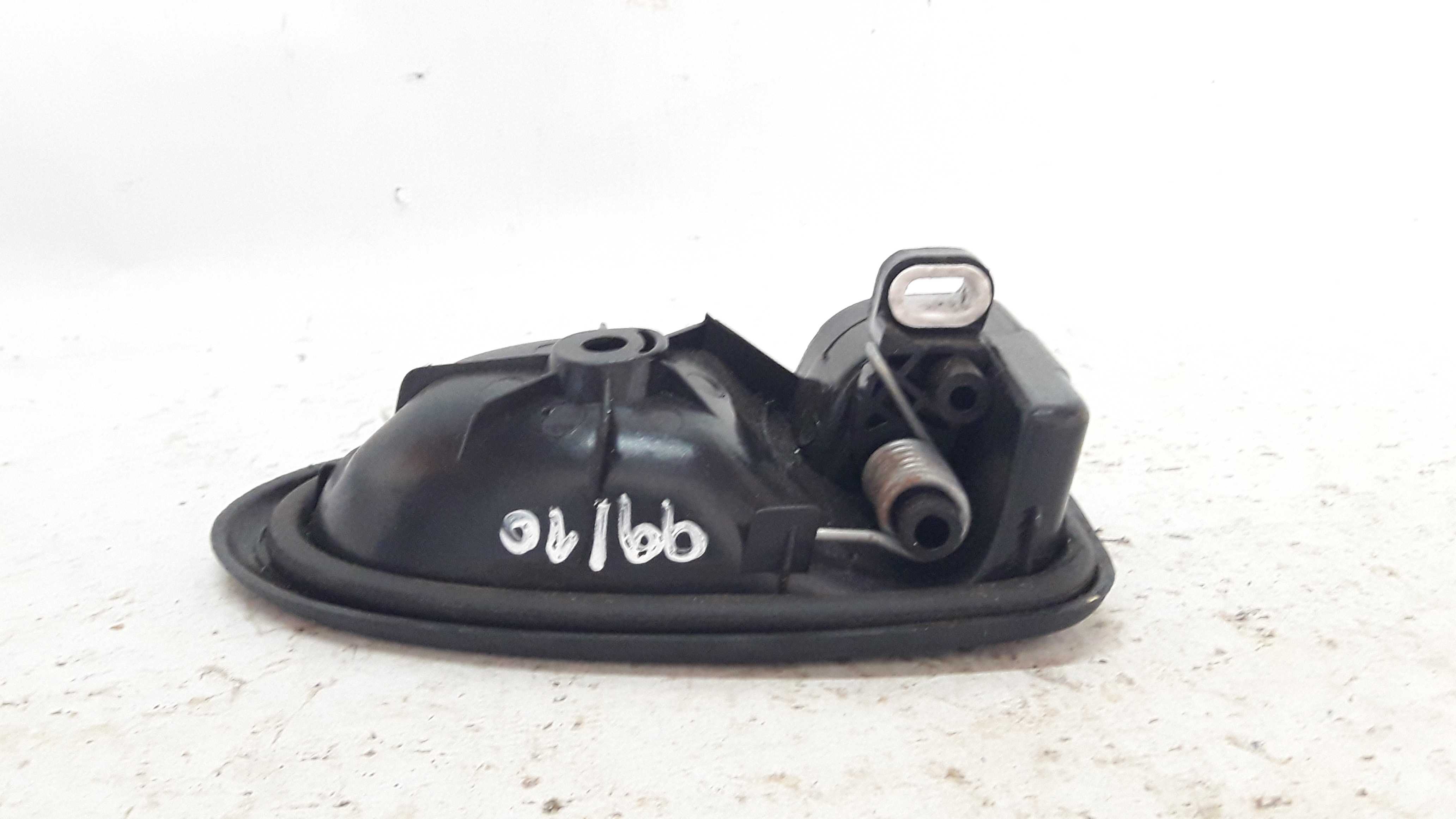 Maçaneta Interna Traseira Direita Clio 99 A 10  Preto Traseira 4