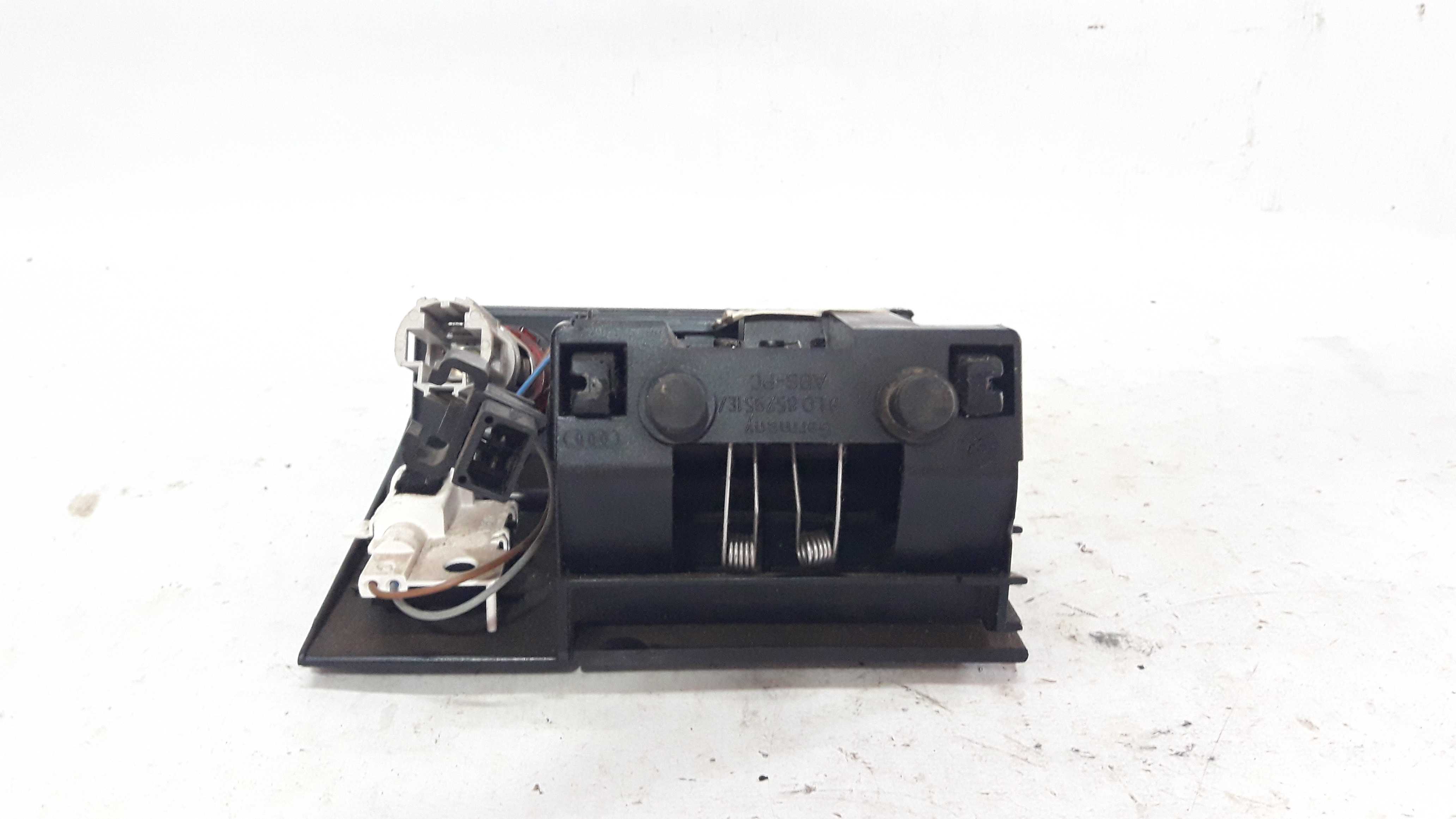 Cinzeiro E Acendedor Audi A3 99 A 06 8l0857951 C Detalhe 3